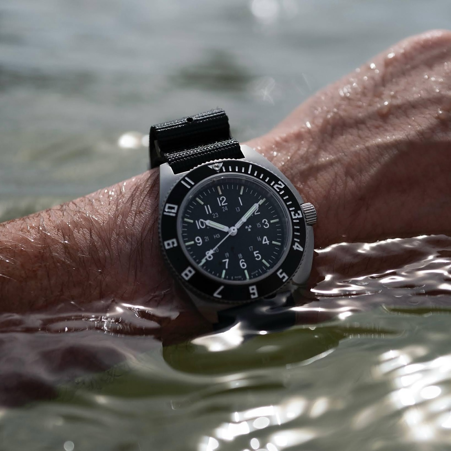 Marathon - With a depth rating of 10 ATM, our Steel Navigator 