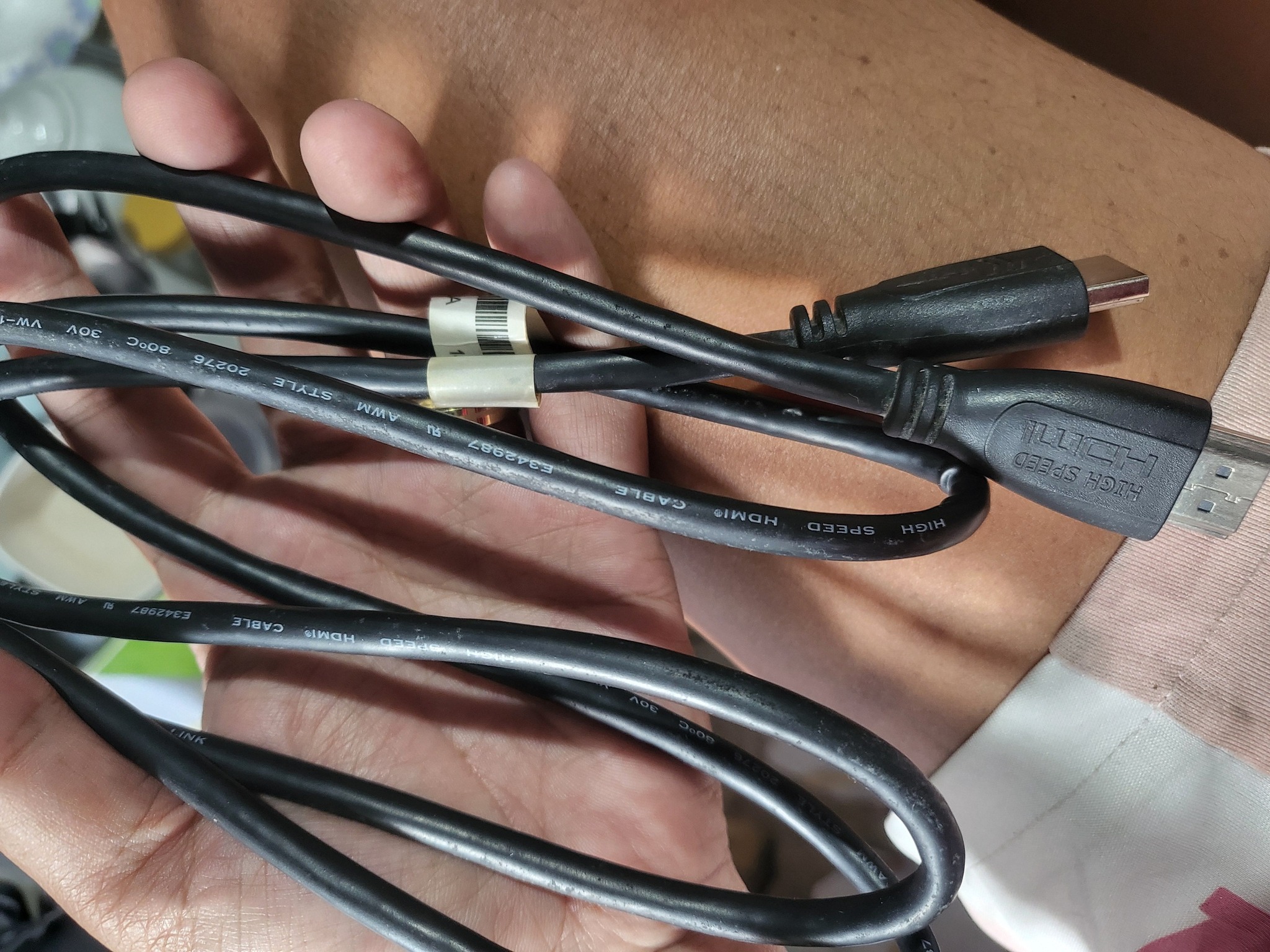 サムシングさん HDMI CABLE