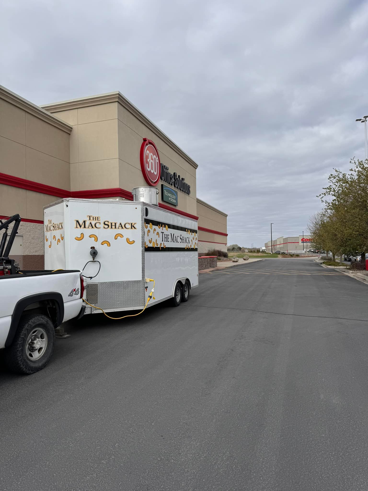 Mac Shack food truck at 360 Office Solutions in Billings