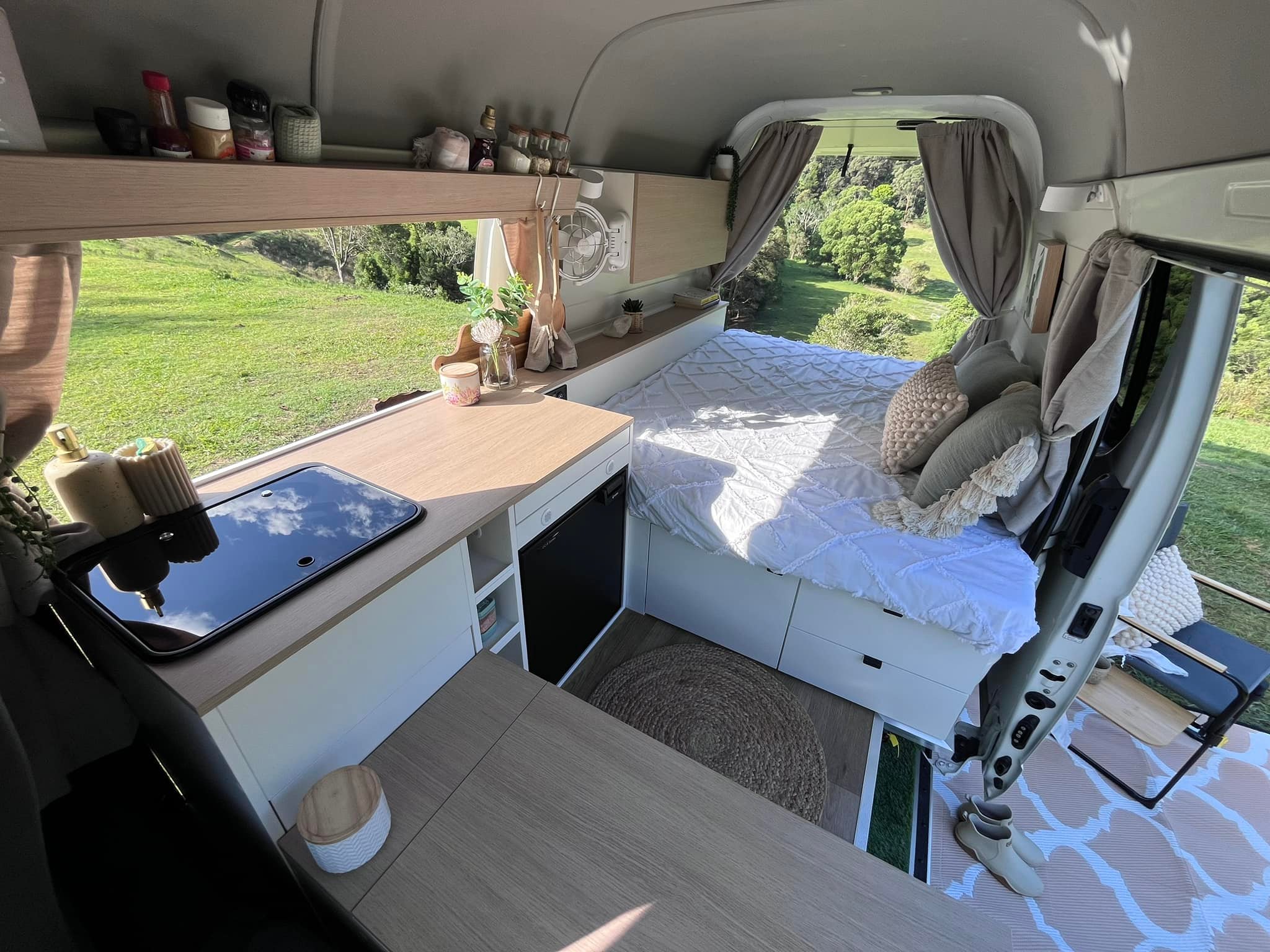 ON AIR ライト　-BLACK- 2018 Premium Hiace Campervan for Sale in Kirra