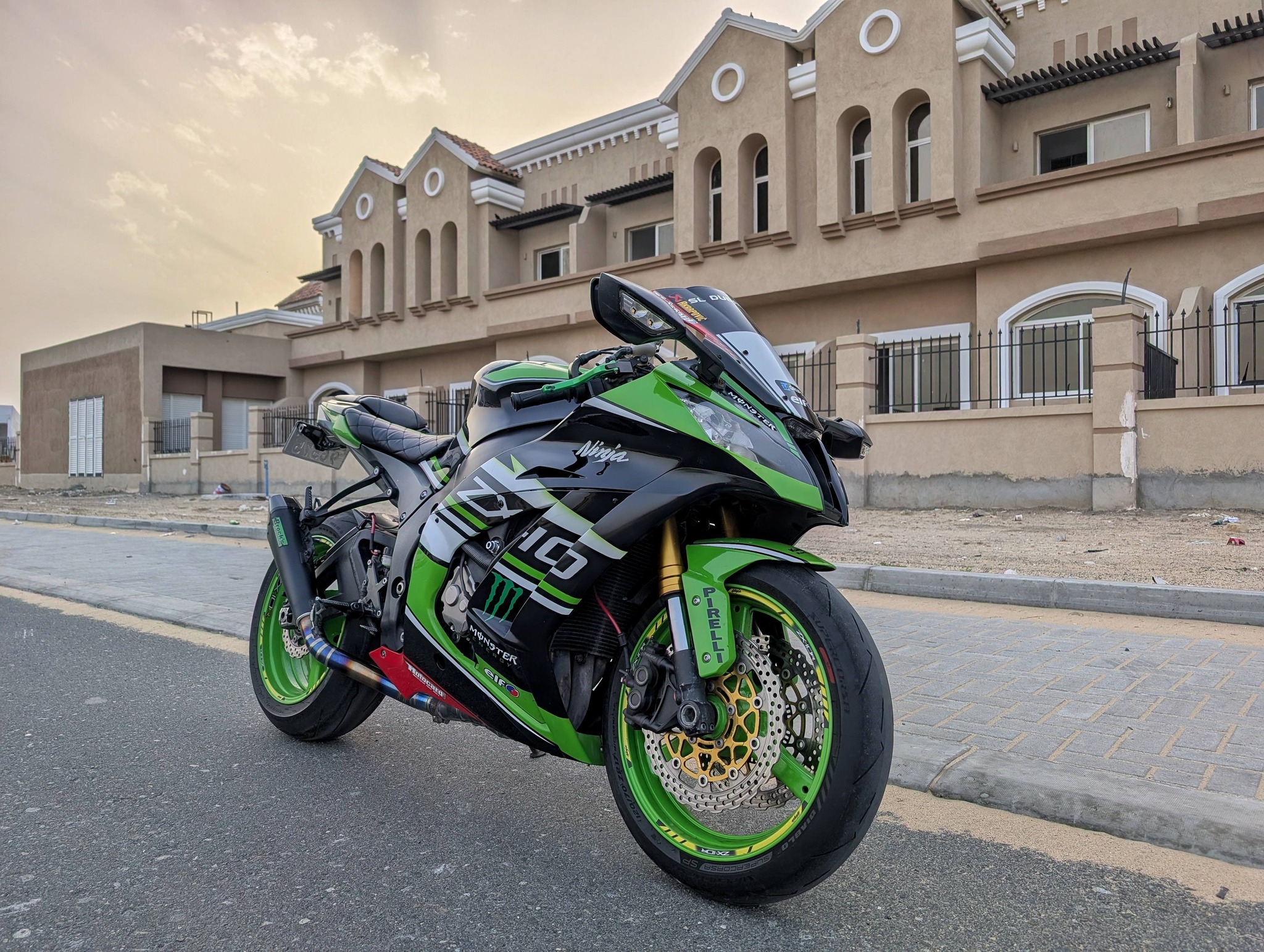 🔥 FOR SALE: 2013 Kawasaki Ninja ZX-10R 🔥 Perfect combination of