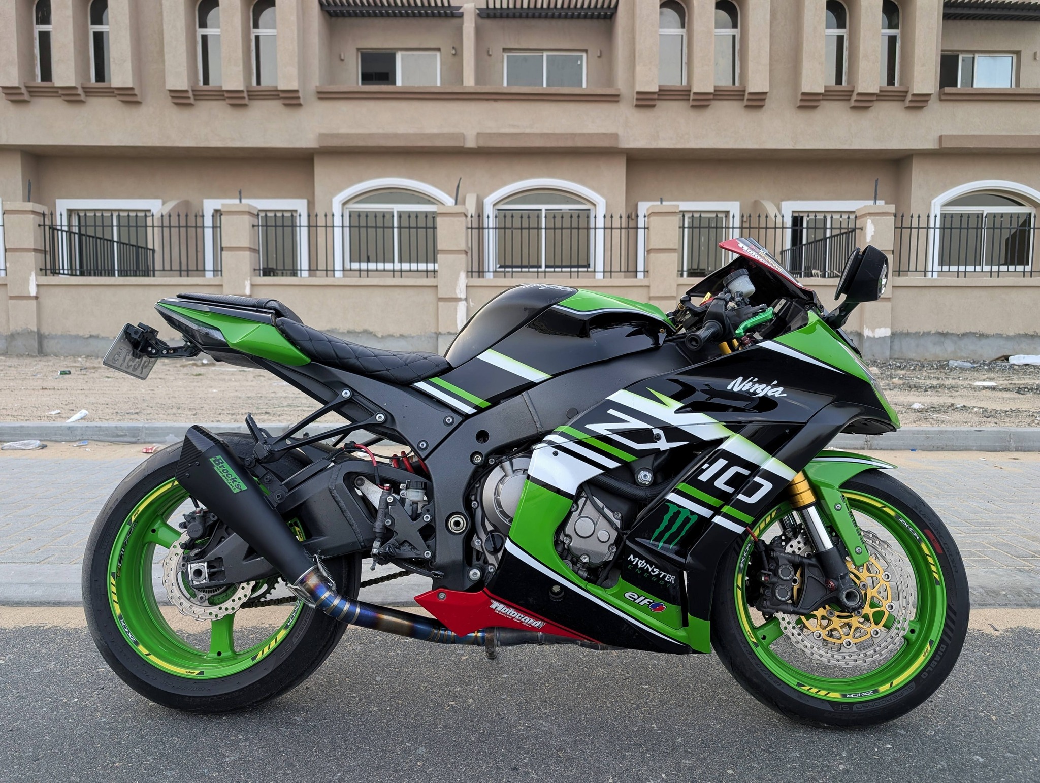 れんか MCy 🔥 FOR SALE: 2013 Kawasaki Ninja ZX-10R 🔥 Perfect combination of