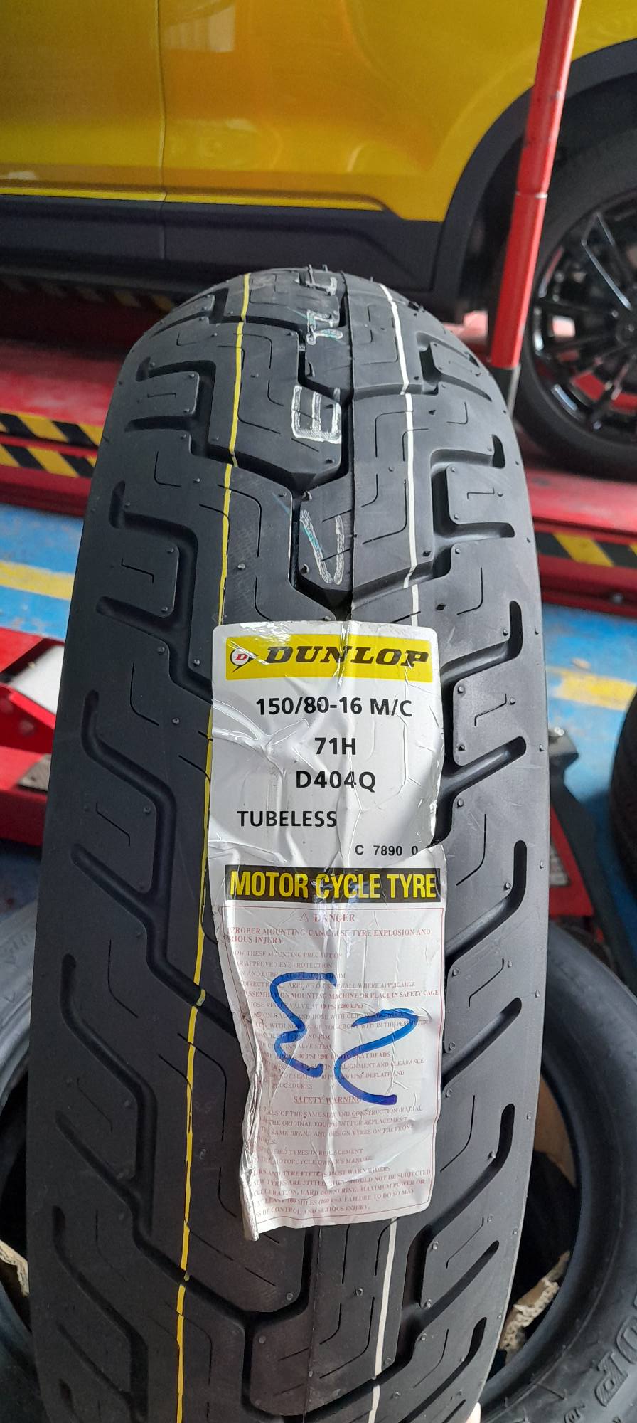 Dunlop D404 150/80-16 Motorcycle Tire – Rear – 150/80B16 71H – Bias Ply Belted
