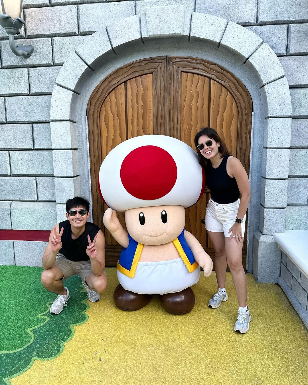 ABS-CBN - Lovely getaway 🥰🎢 Kapamilya host Robi Domingo and his wife ...