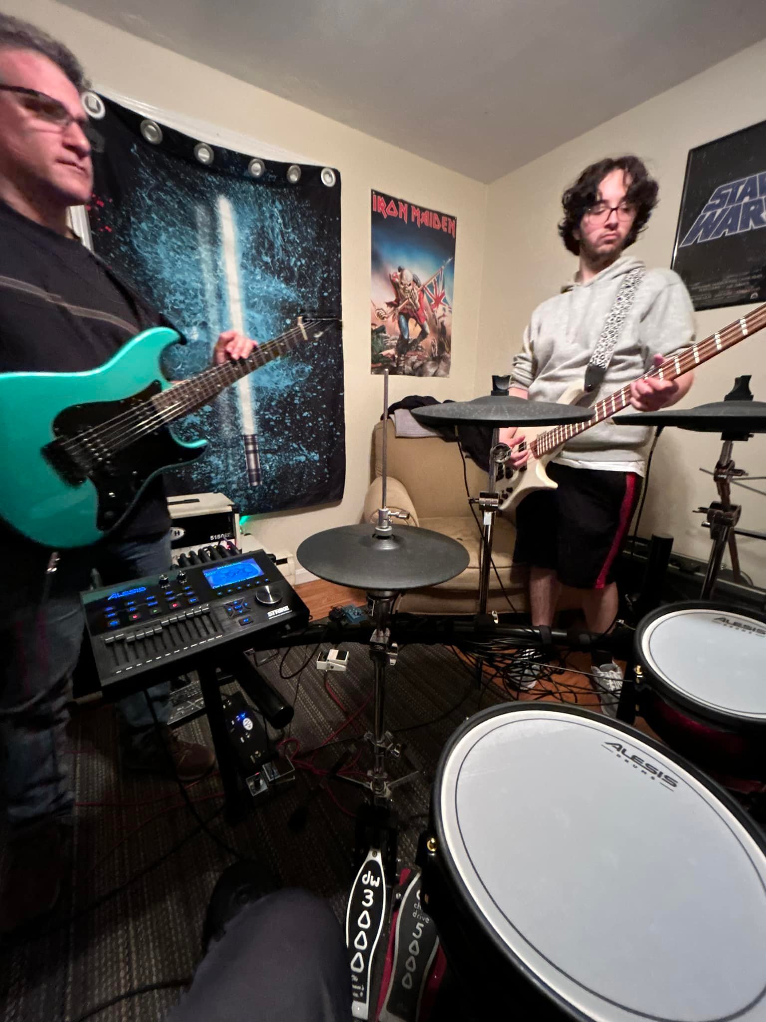 Mike & the Muffin Tops - CT Cover Band