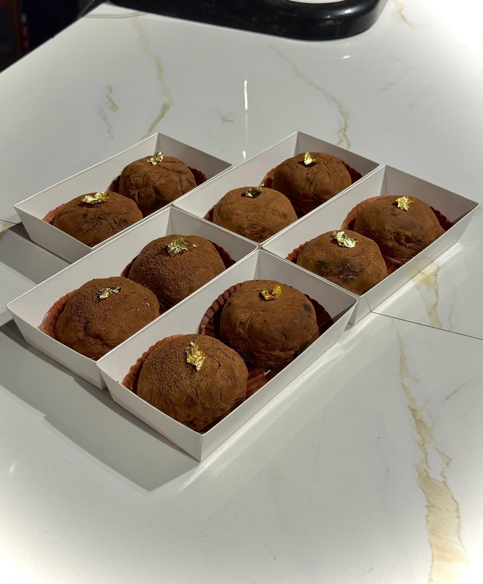 菓子 Dubai Chewy Cookie Jumbo JUMBO Dubai Chewy Cookie — Kunafa Pistachio Core 🤤 This viral