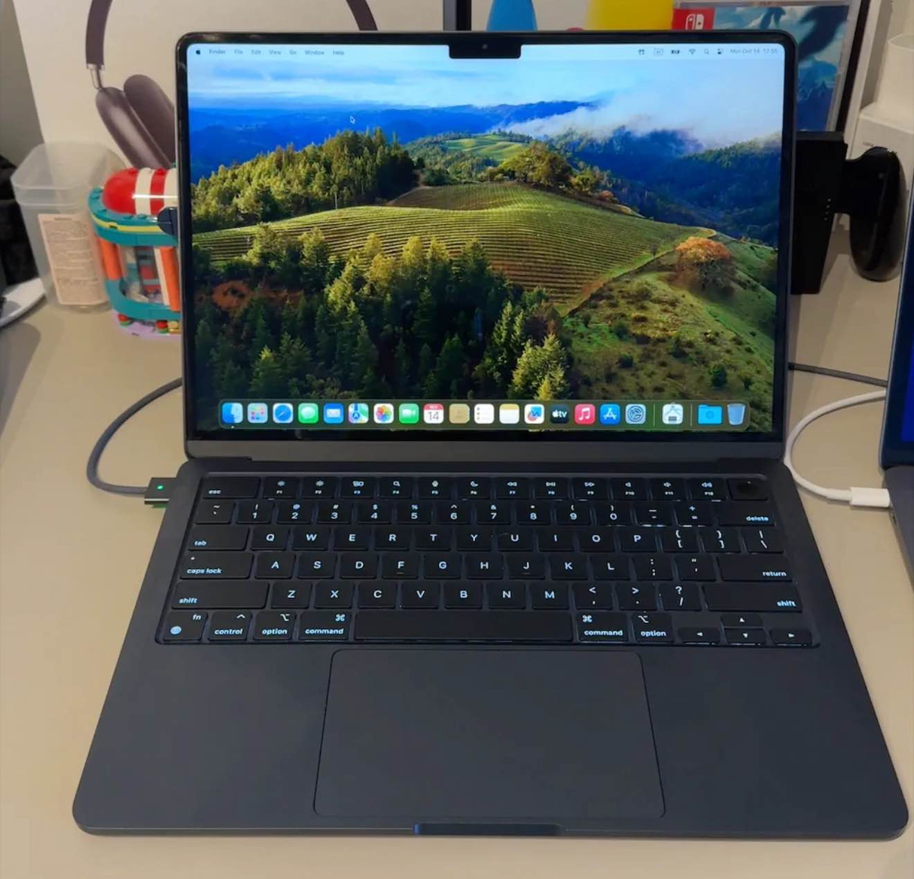 MacBook Air M2 8/256GB Midnight Battery: 95% No any scratch or 