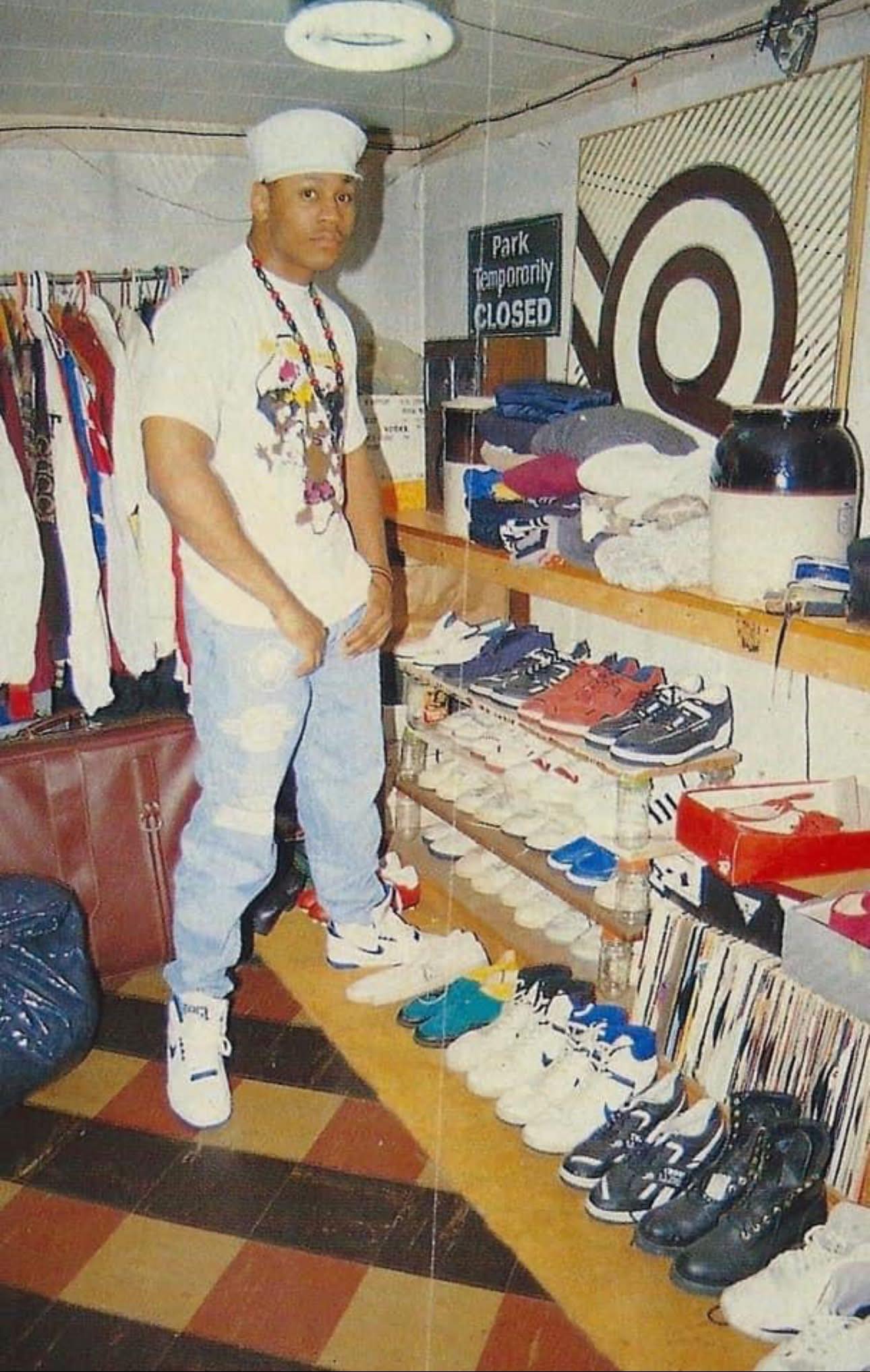 4S ショップオリジナルカラー 🚨#LLCoolJ in the 80s as a #SneakerHead