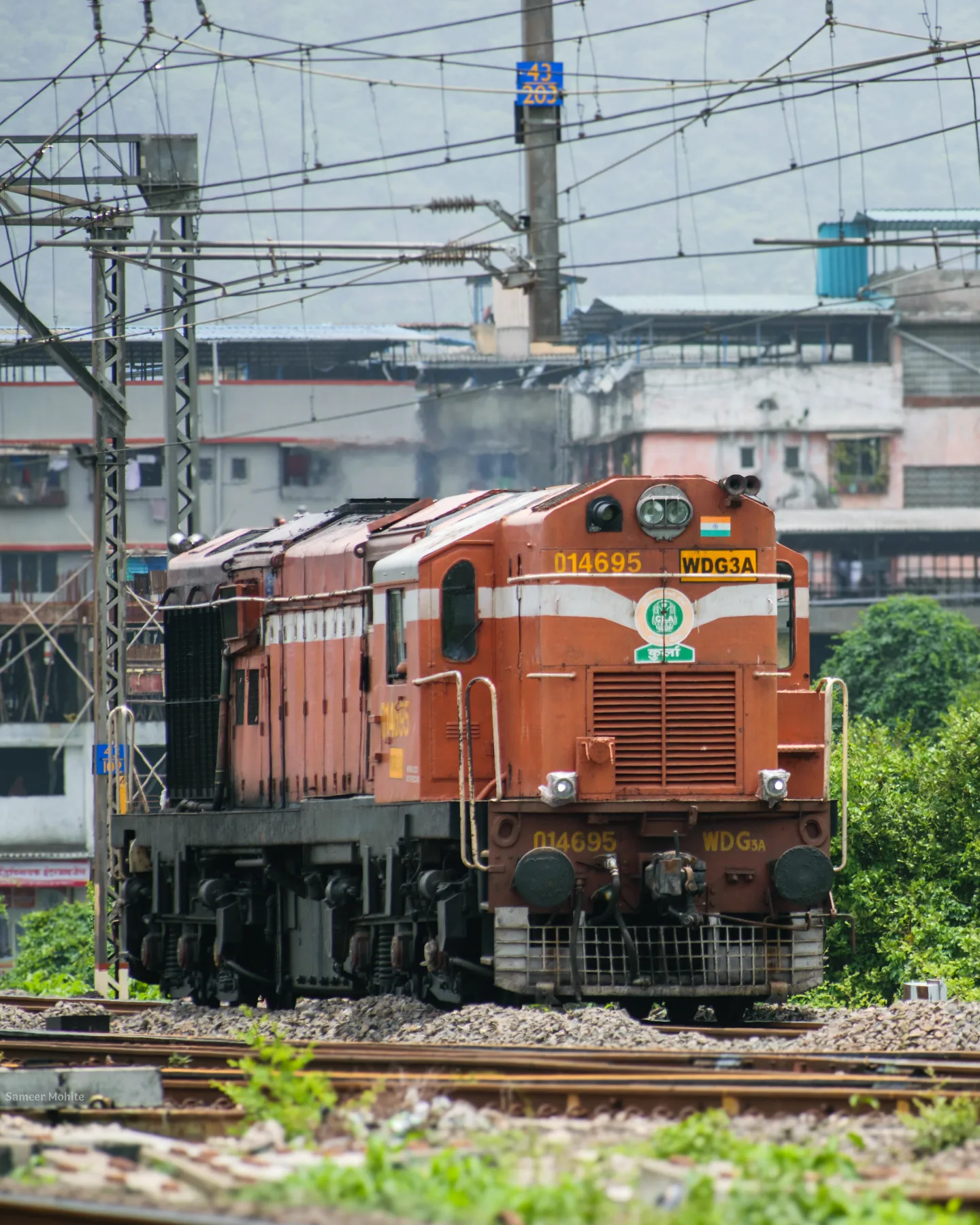 Rail - An Unusual Seen on Weekday..🧡🤭 . CLA WDG-3D #014695 on the Slow ...