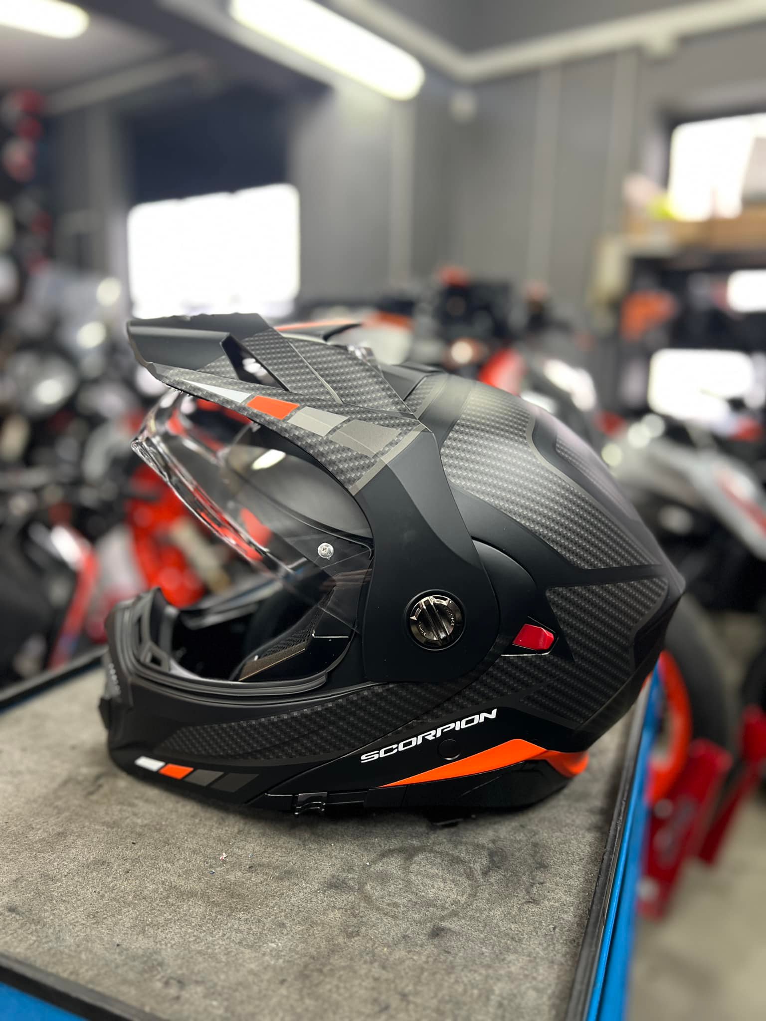 scorpion europe helmet Covert 2 Solid – Eagle Leather COM compatible and ECE 22 Ignite your ride with the