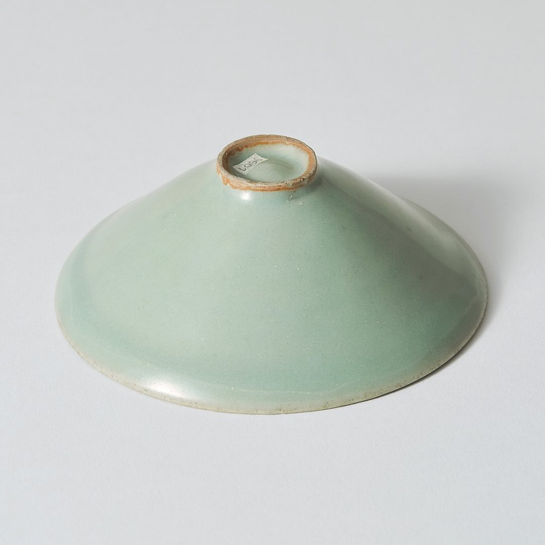 青磁盞 CELADON BOWL 龍泉窯 Longquan ware 南宋（13世紀） Southern
