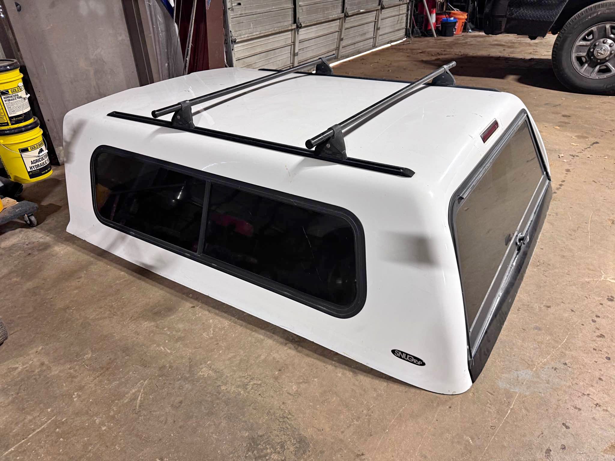 Snug Top Toyota Tundra Camper Shell. 6.5 Bed - Car Exterior Parts ...