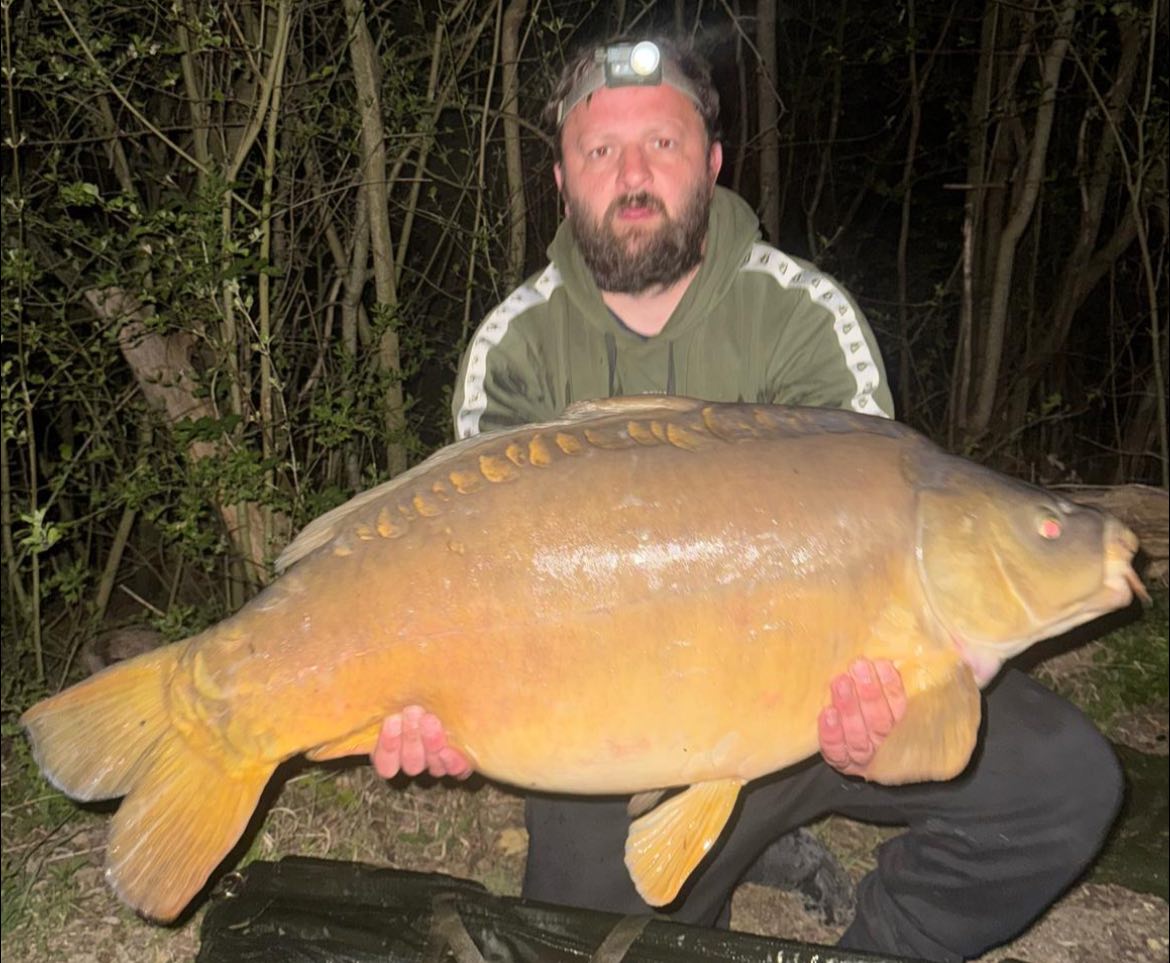 LEGENDS OF LES QUIS | Mike with his second fish from last night from ...