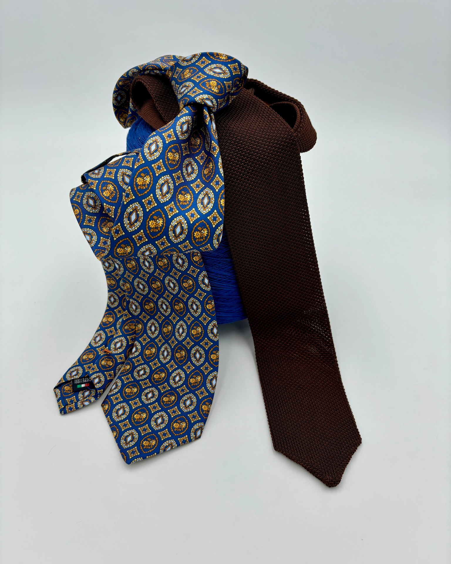 Foulard En Soie MOSCONI Como Vintage - Dimensions 84x88 Cm - Couleur Marron