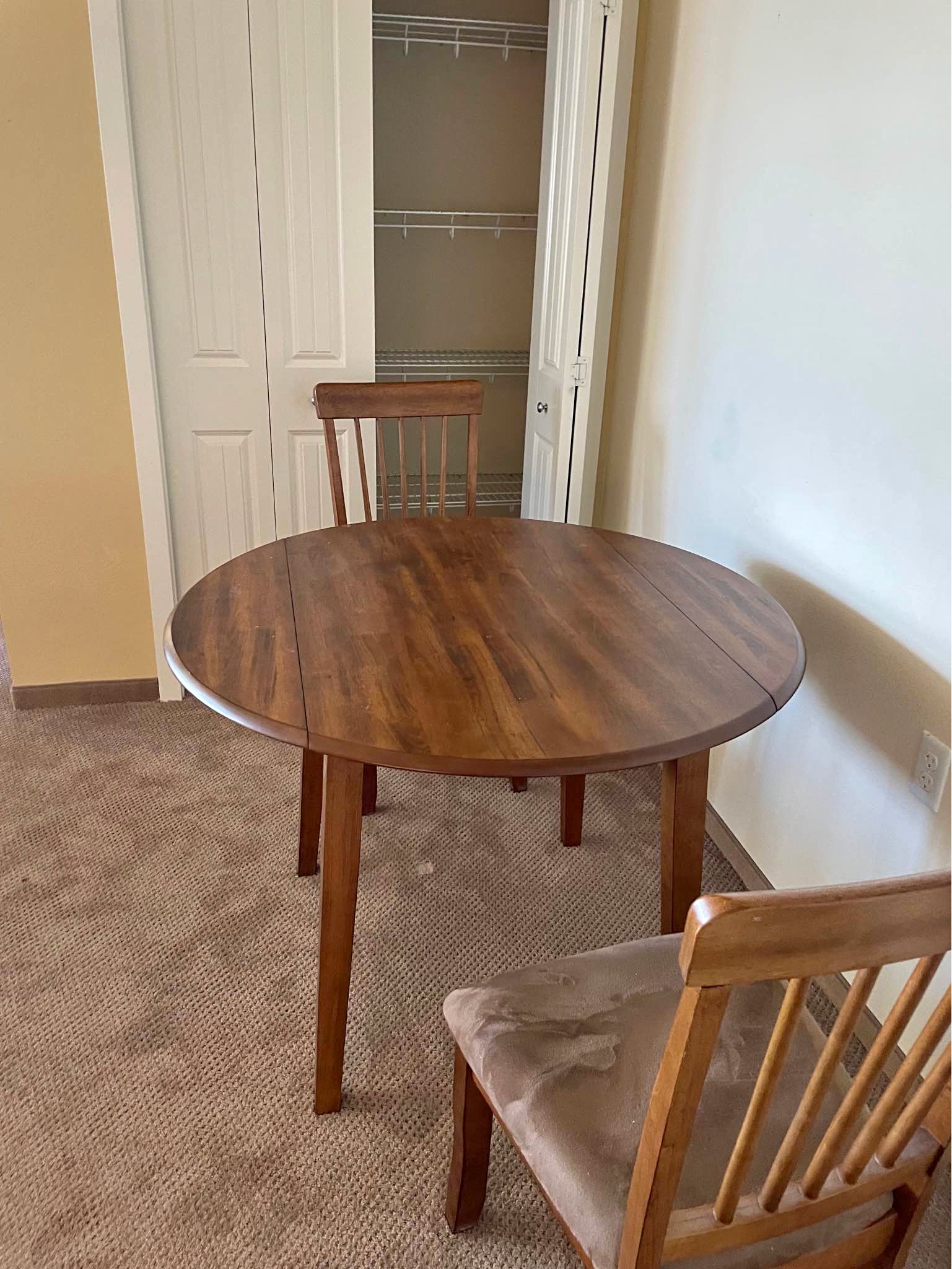 Dining Table and Chairs - Dining Tables - Eugene, Oregon | Facebook ...