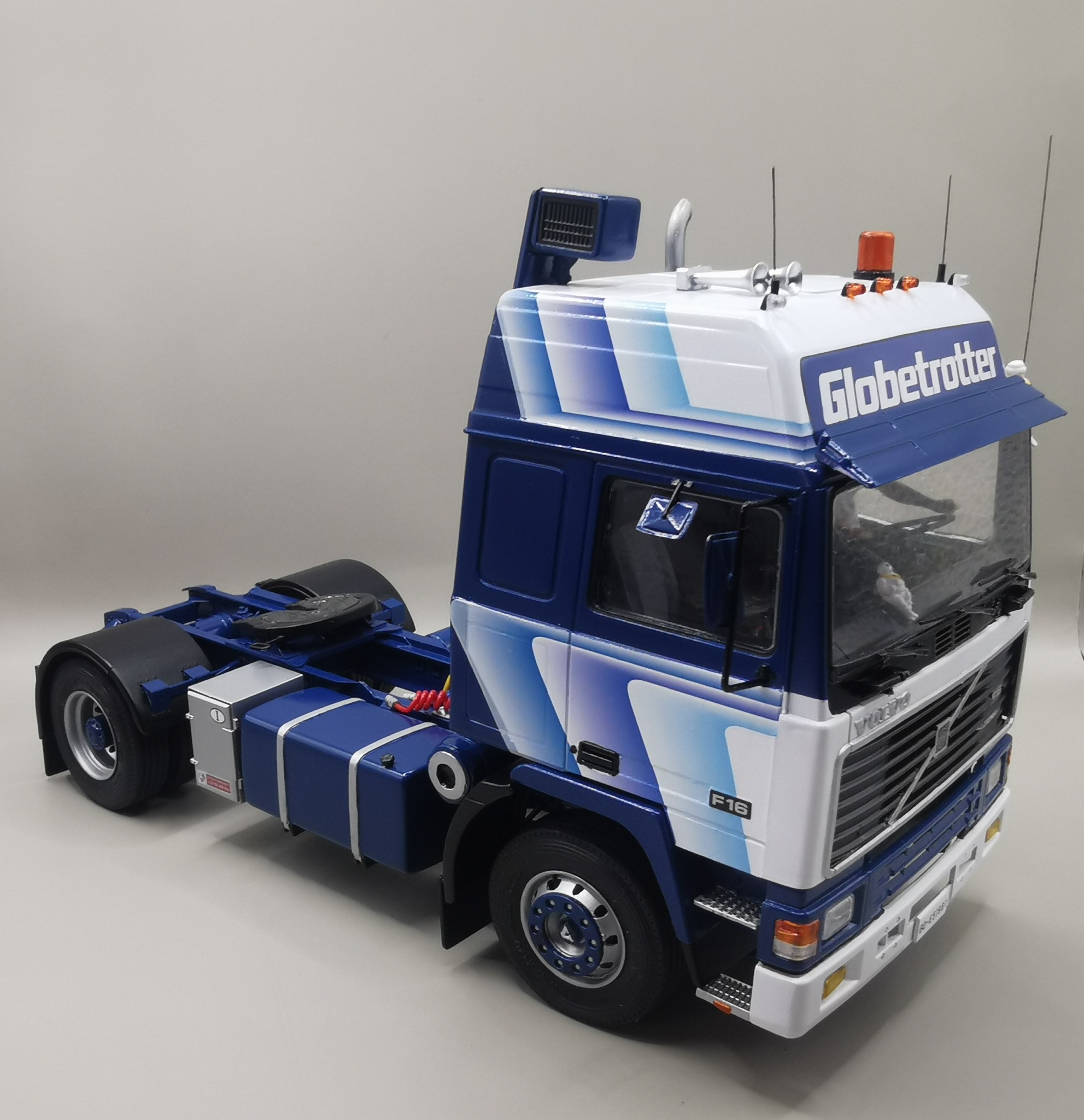From Dave Goodship : Volvo F16 globetrotter 1:24 Send your Italeri