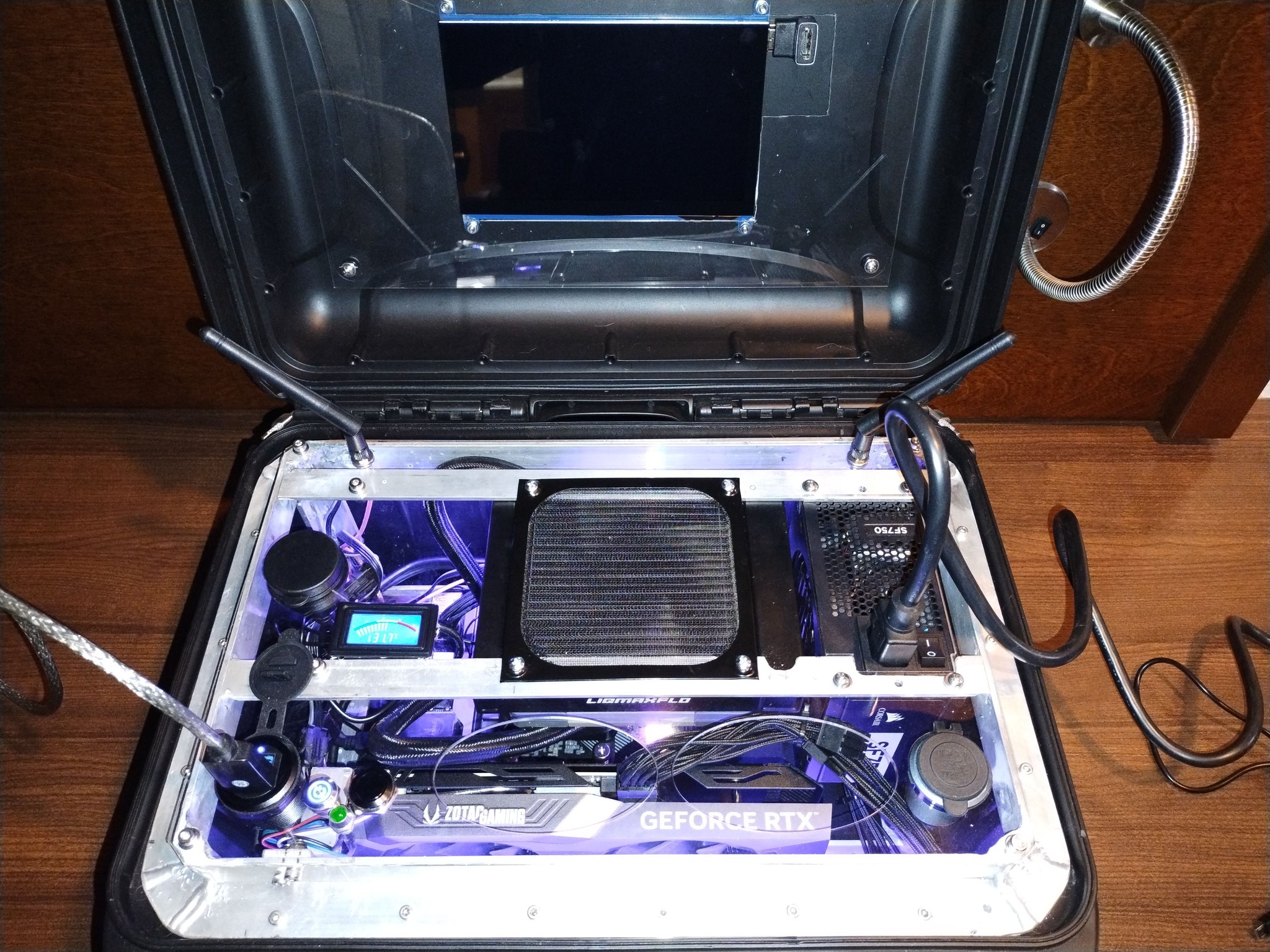 ITX自作PC Ryzen5 5600G / 32GB / 1TB