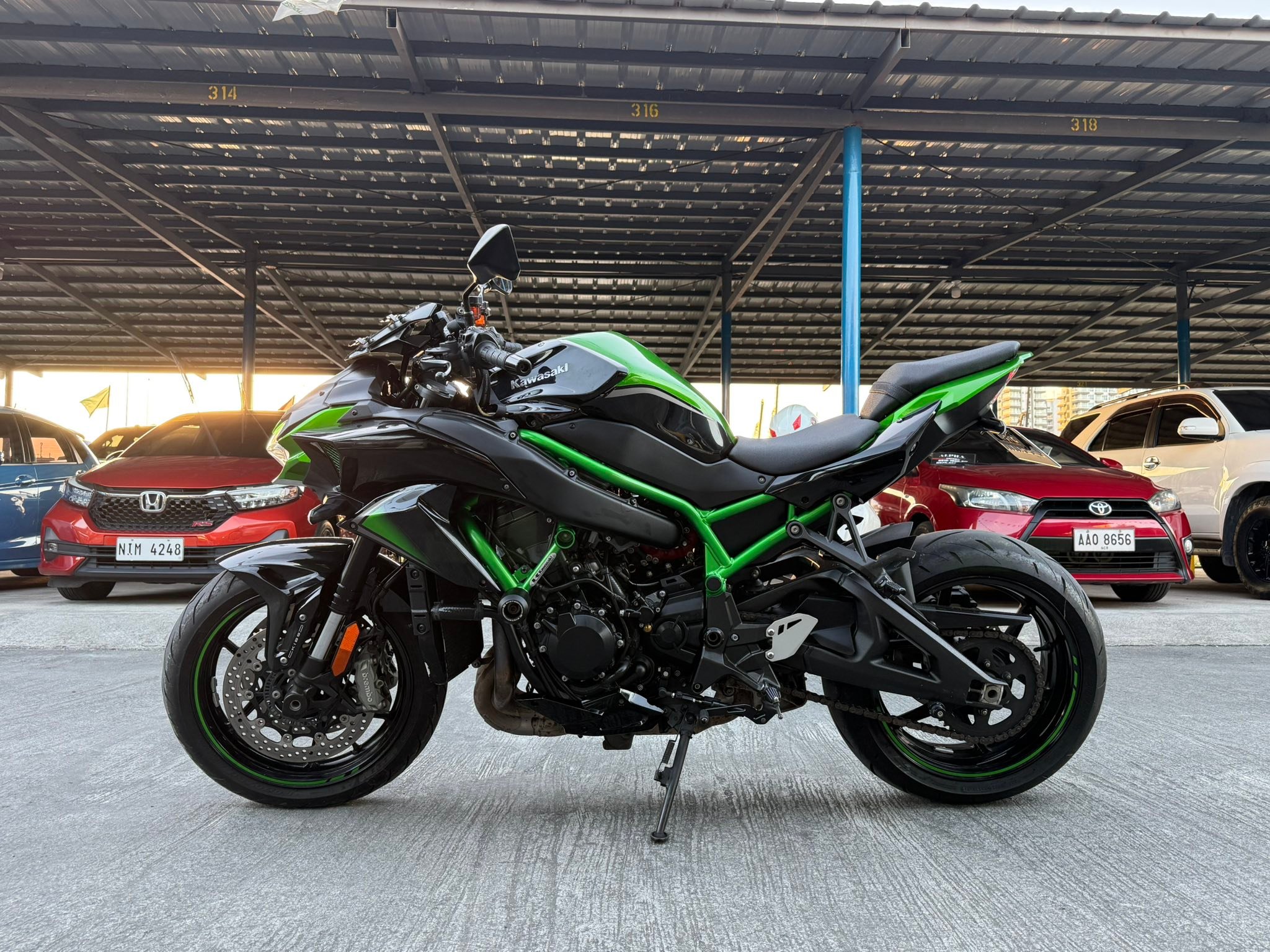 🔥2022 Kawasaki ZH2🔥 ▪️1,000cc (Displacement) ▪️ 13,*** oddo