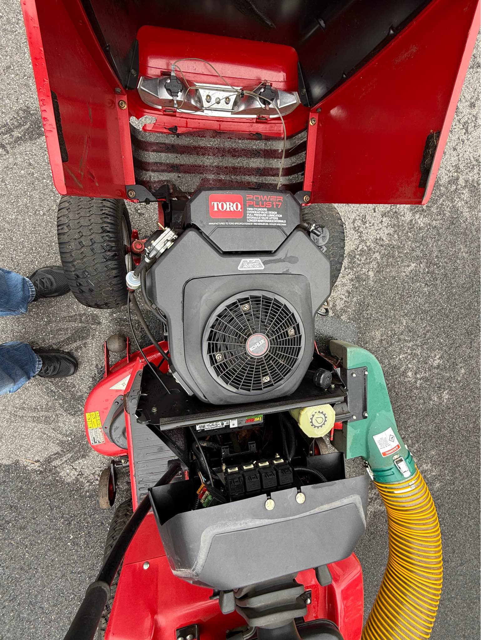 Toro 267H lawn tractor 17 hp, cyclone rake commander pro with cleanup ...