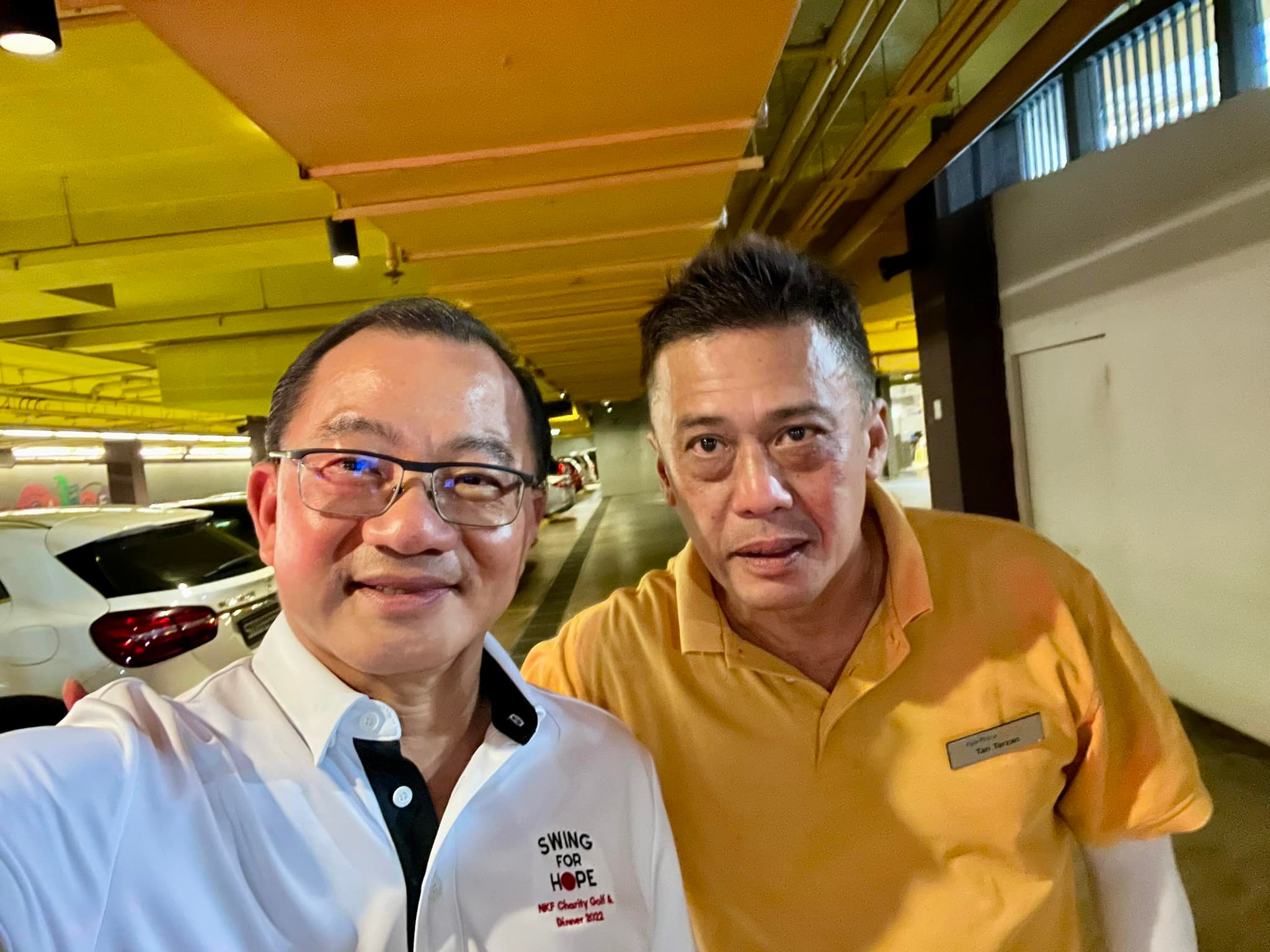 Happy to catch up with some former colleagues of mine this afternoon too as I did some super marketing after my walkabout in estate. #braddellheights #colleagues #catchingup #fairprice #supermarketing #weekend