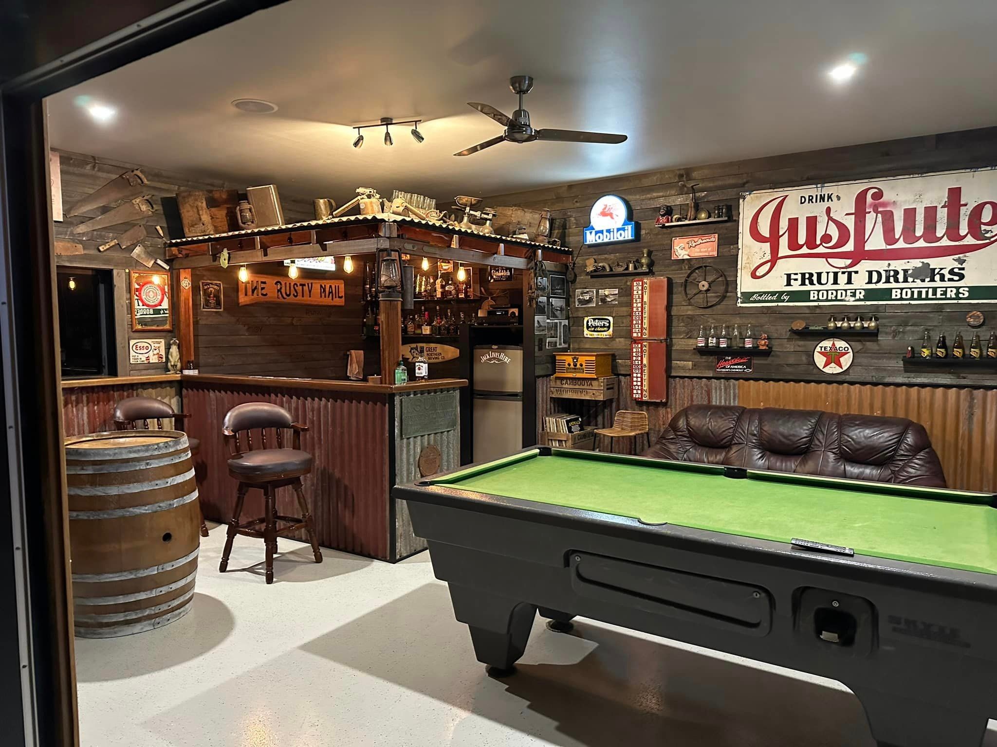 To all the blokes who like their shed rustic with a vintage touch