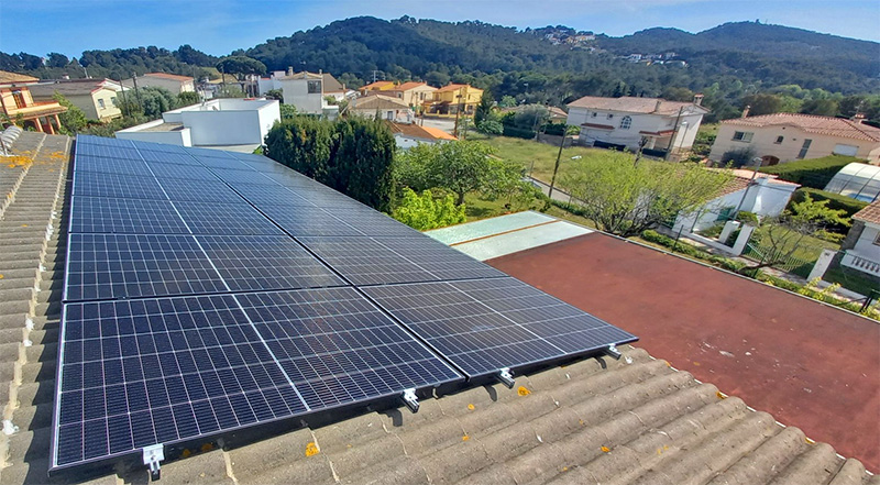 Nova - Instal·lació de 5,88 kW amb 14 plaques solars Vertex S420 i ...