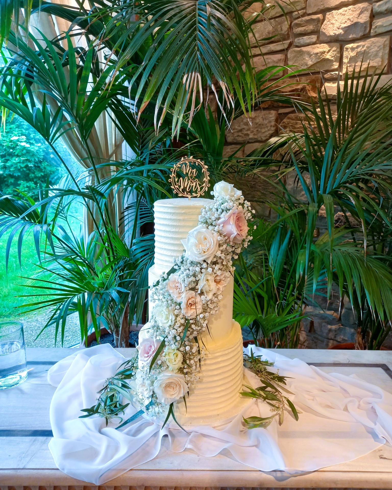 Abbie & Lewis's Wedding Cake // This is last week's wedding cake