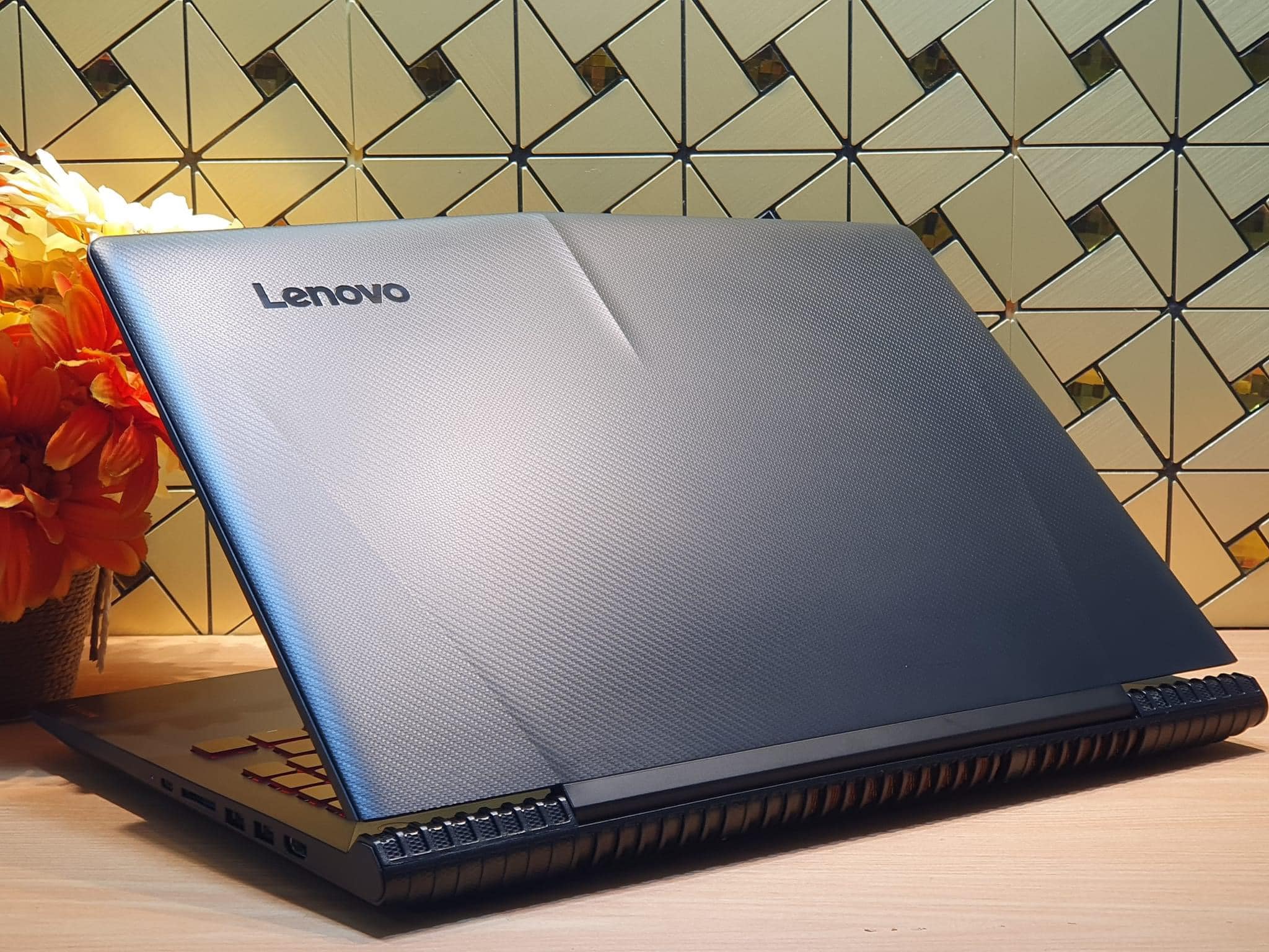LENOVO LEGION R720 GAMING 15-ikBN i7 7th GEN 