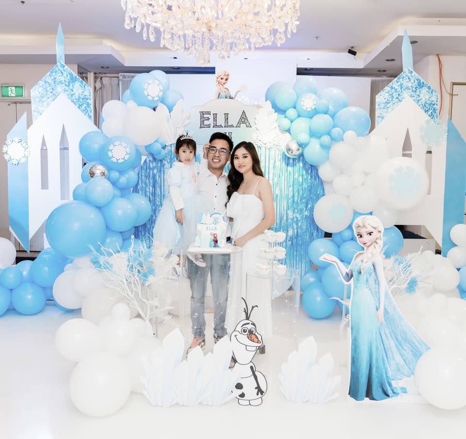 MeMon Designer - Elsa theme for Ella ️ Beautiful family...