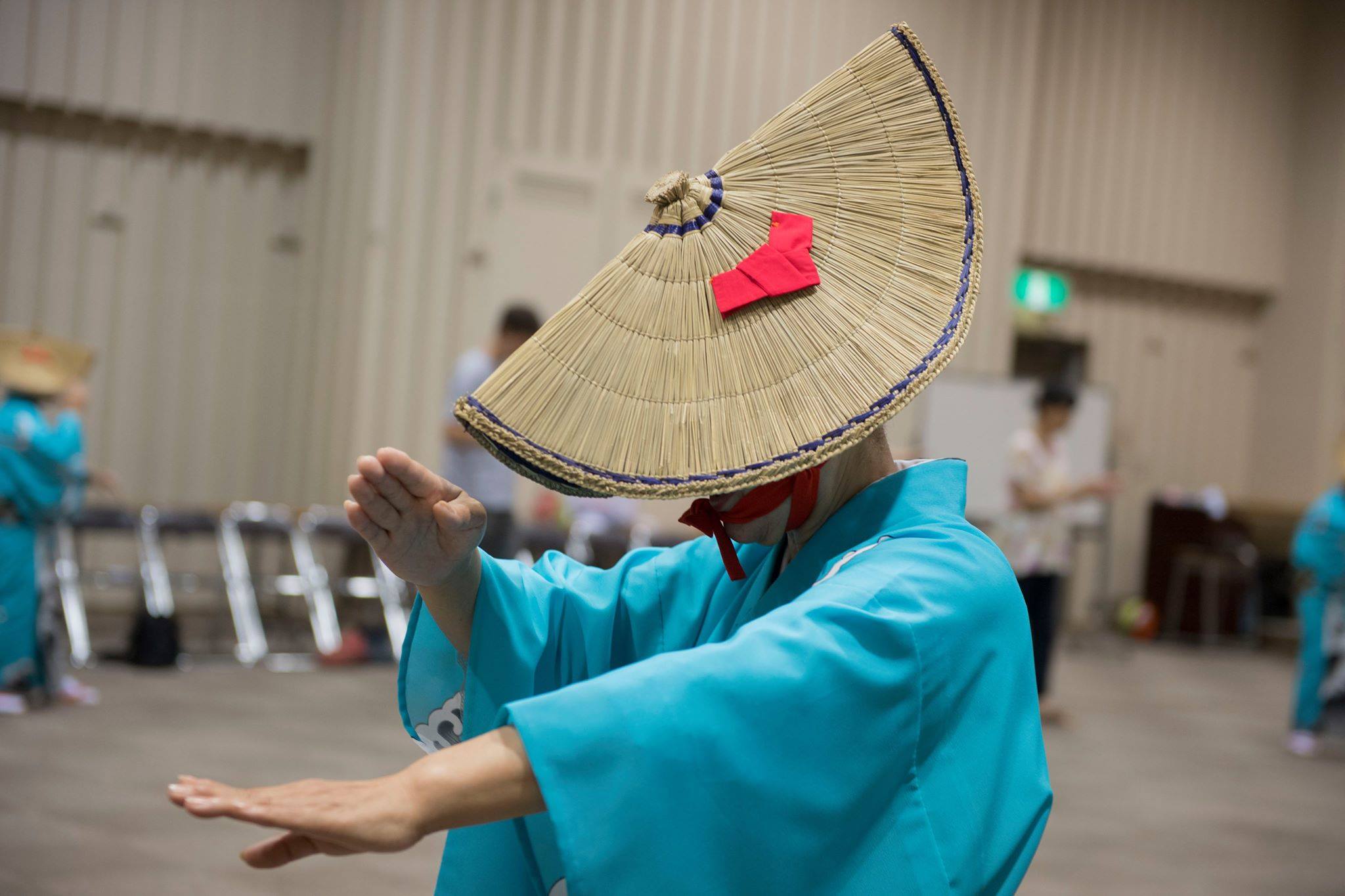 飛び入り参加可能！【踊りWS「小木おけさ」】 おけさ笠を身につけ、輪