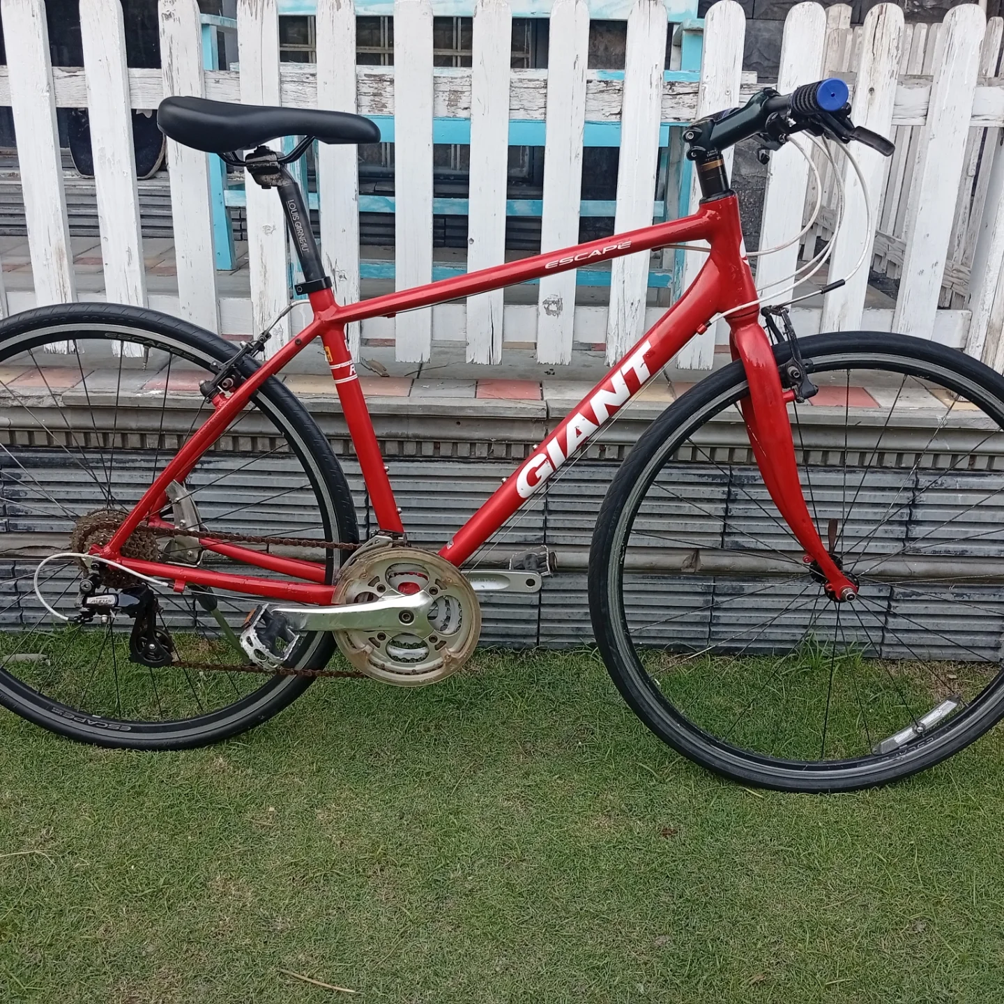 Giant Escape R3 Extra light weight Aluminium Frame 3*8 Shimano 
