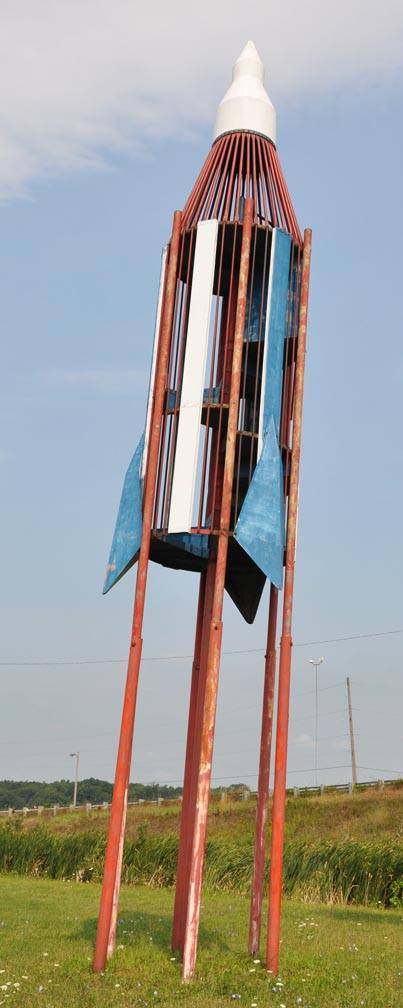 Pyrocreations.com - #DidYouKnow? The largest #firework rocket is 13kg ...