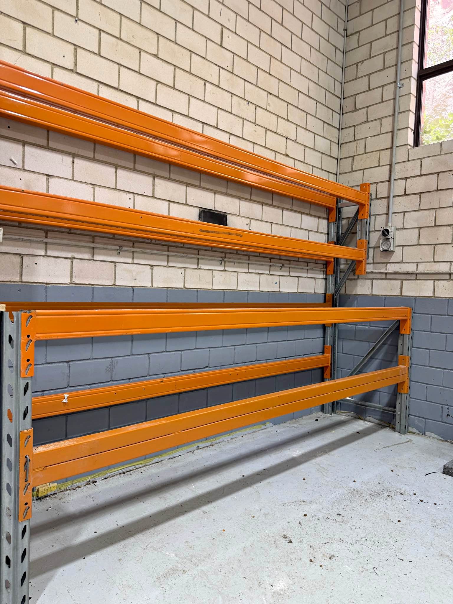 Pallet wracking side workbench - Ladders & Scaffolding - Sydney ...
