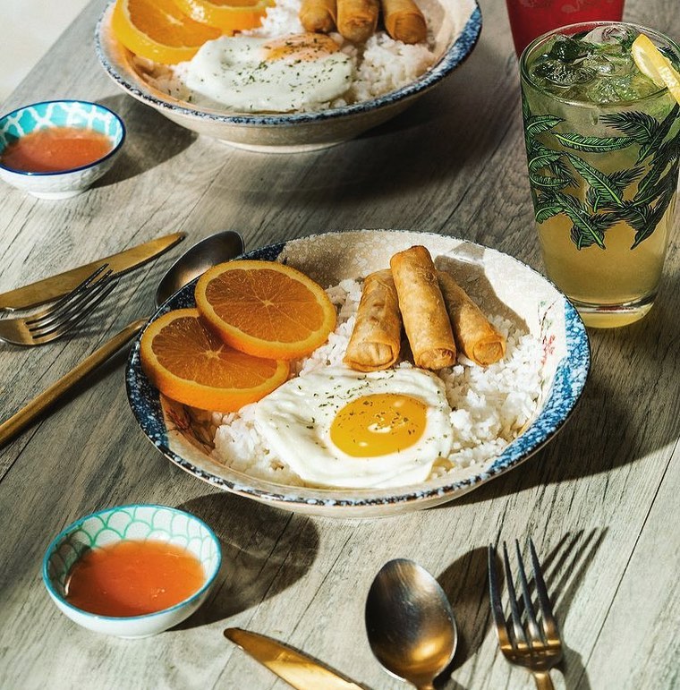 Lovely lumpia rice bowl just passing... - Cooee Philippines