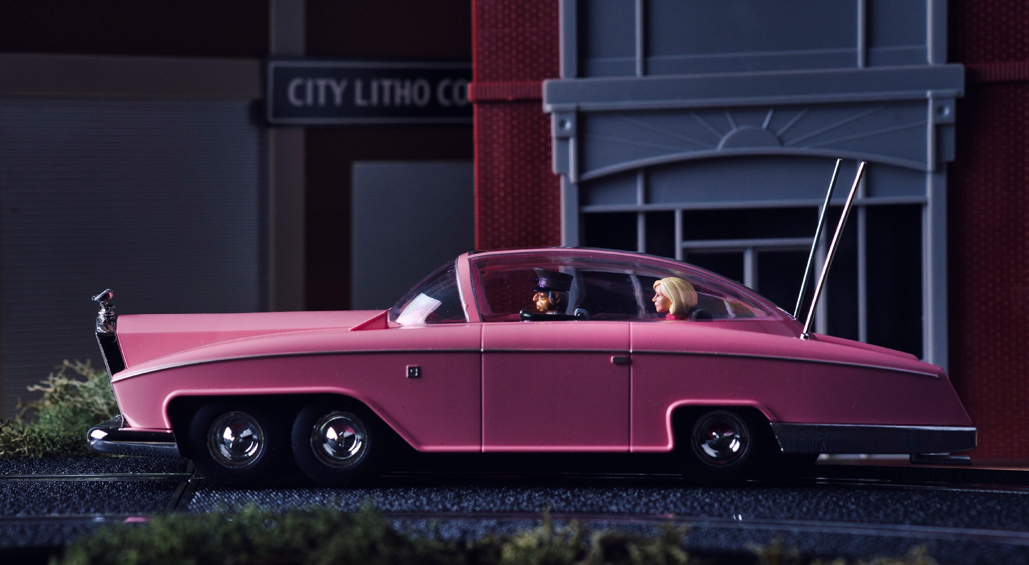 Amie's 1/18 scale Lady Penelope's Fab 1 resin car