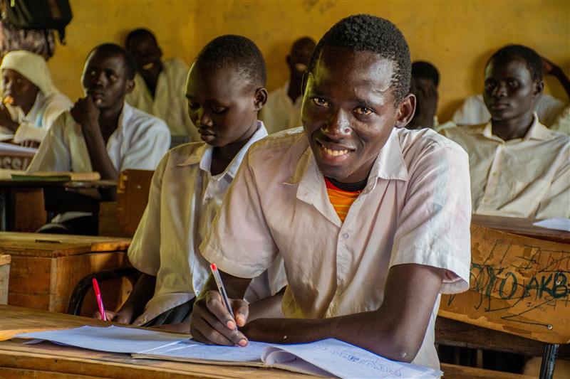 Meet Haizuru Sheya, he is a nineteen-year-old boy student at