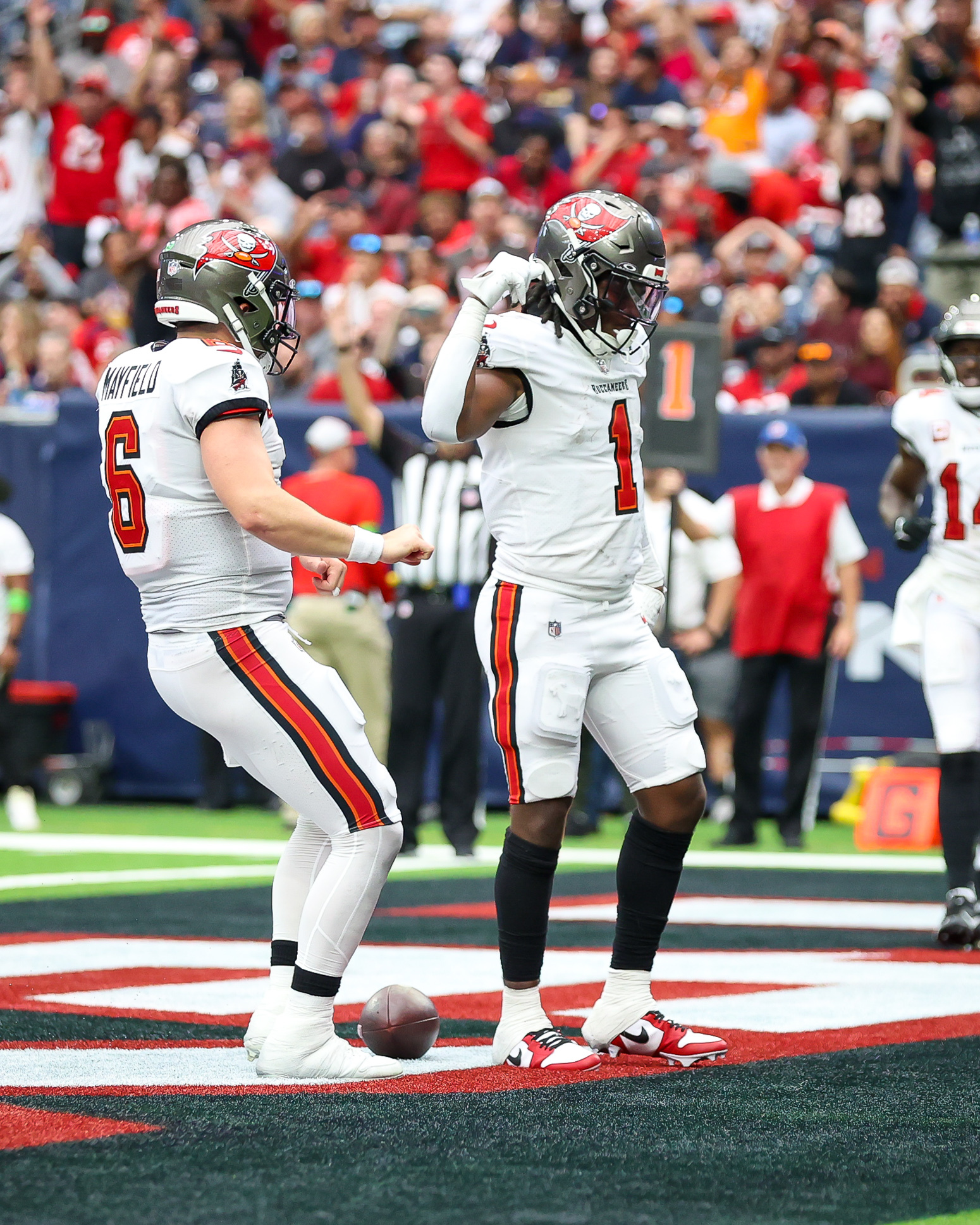 Dance party in the end zone 🎉 - Tampa Bay Buccaneers
