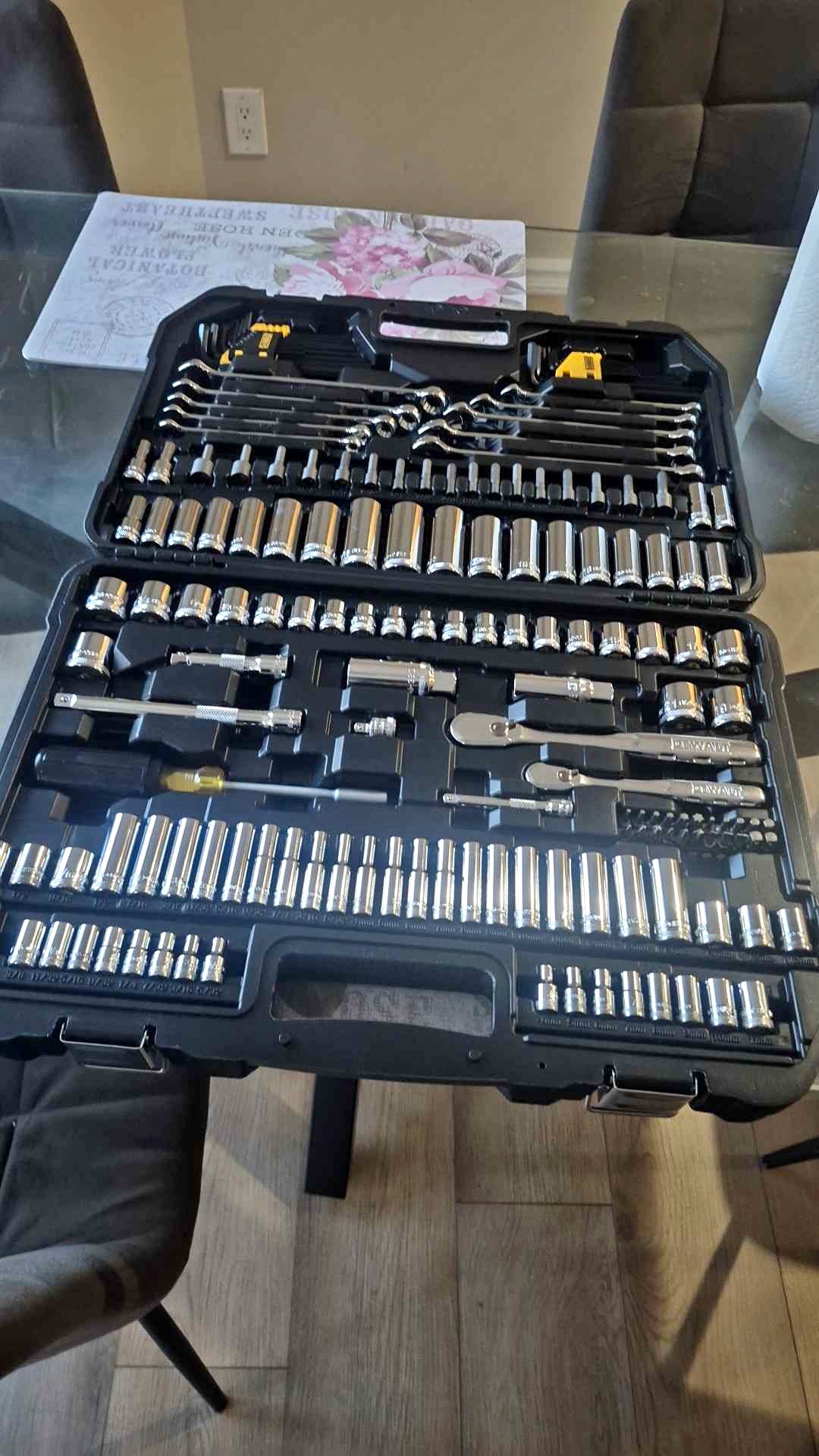 DeWalt 172 PC Mechanics Tool Set - Mixed Hand Tool Sets - Edmonton ...