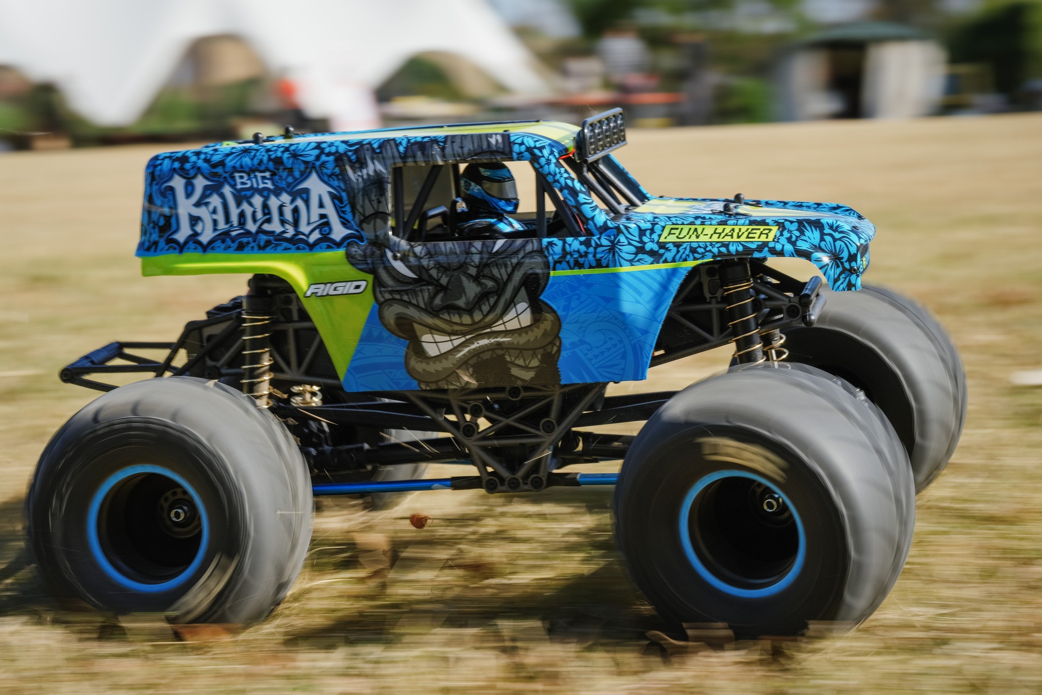 The Monster King Big Kahuna Ford Bronco 4400 really loves to rip