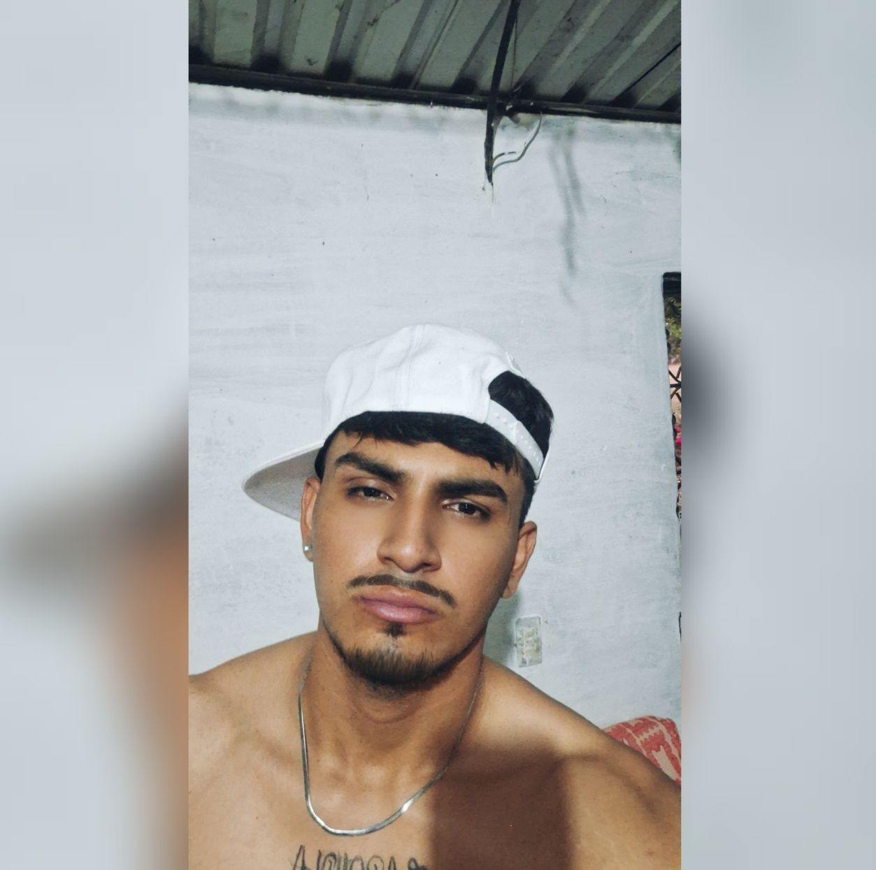 Miguel A Robles