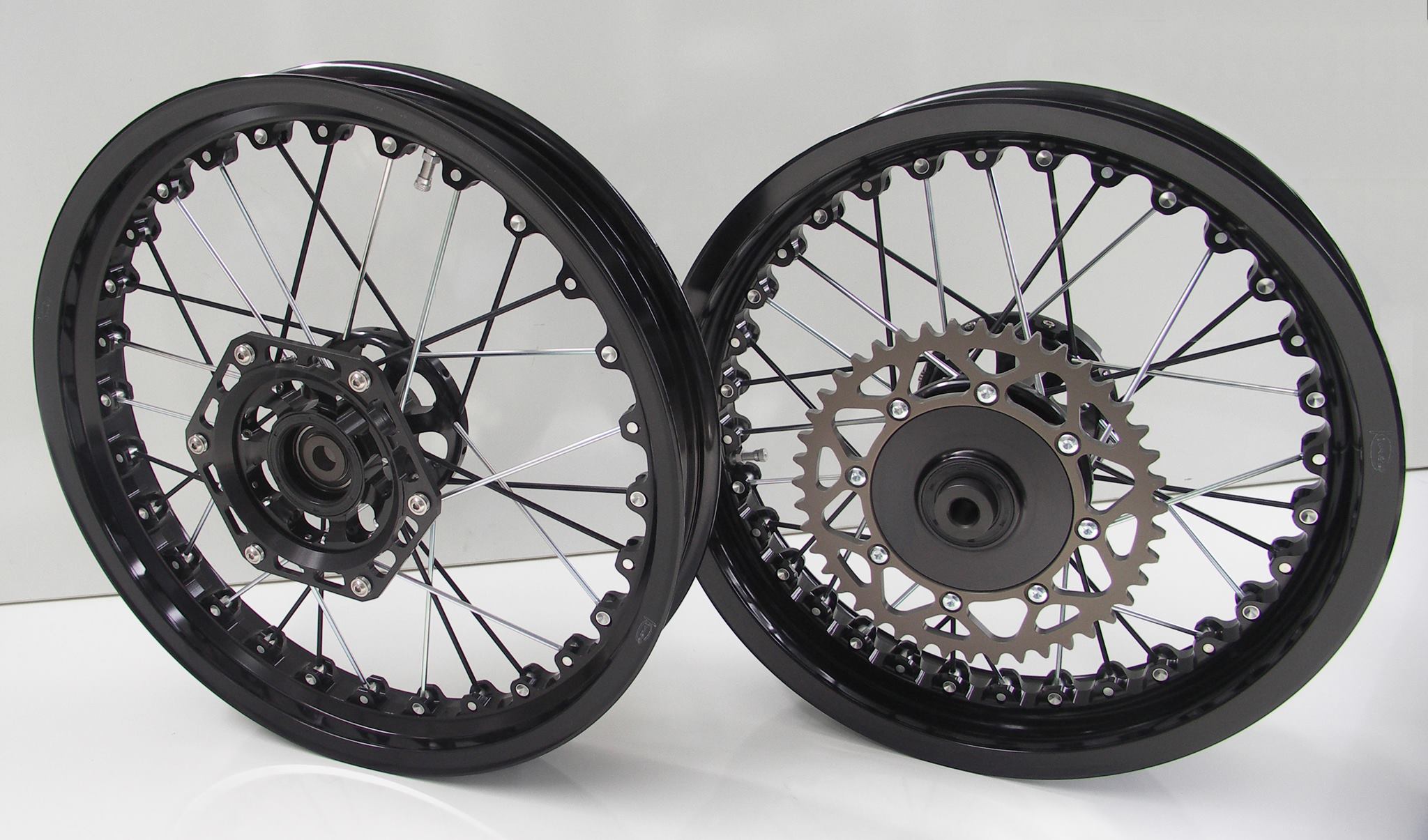 Kronik Wheels - Kronik Wheels added a new photo — with...
