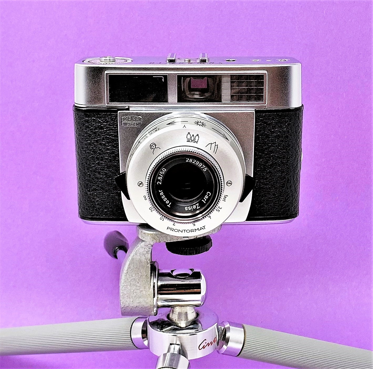 Zeiss Ikon Symbolica II 35mm point and shoot camera review