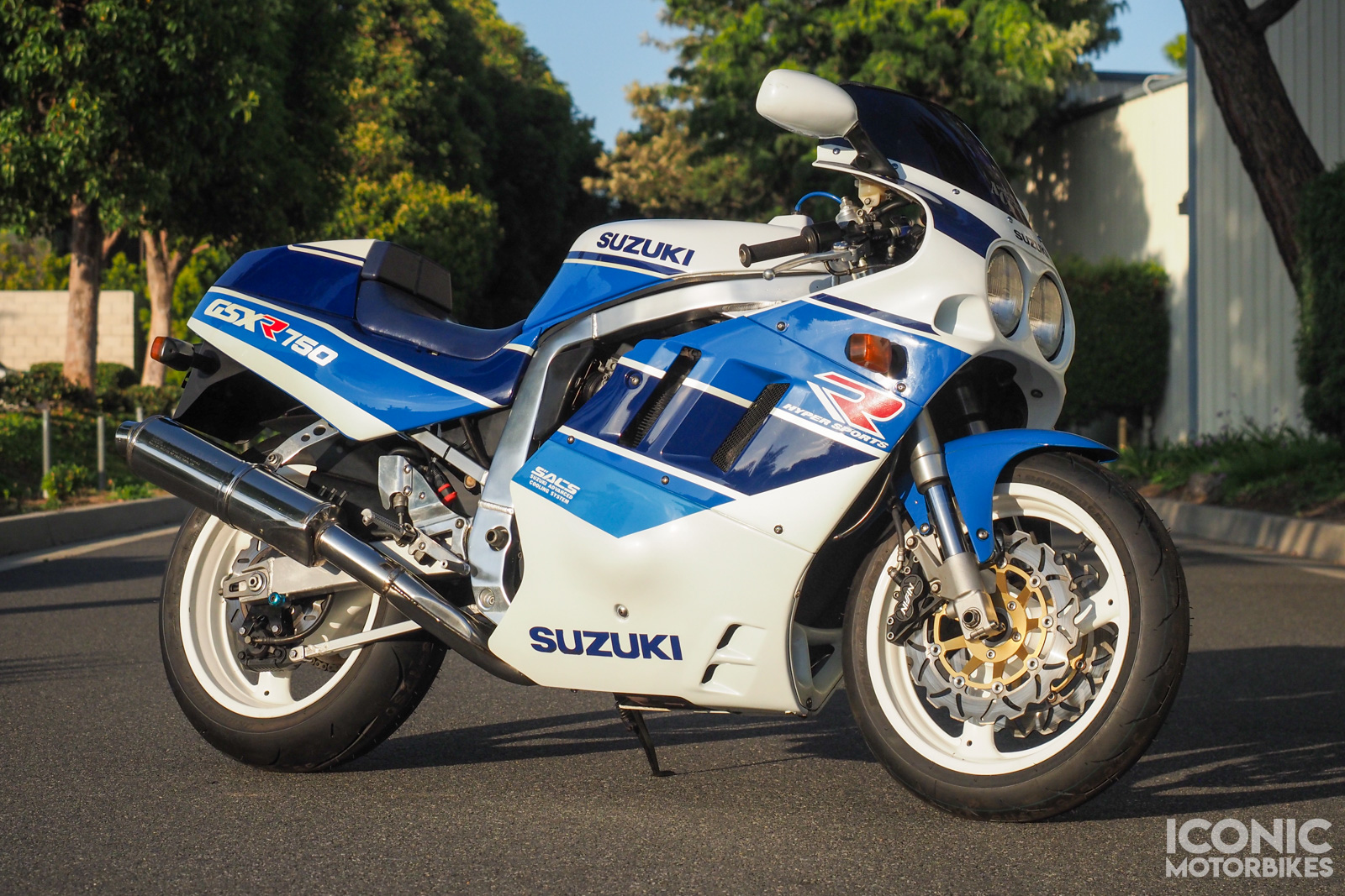 Third to close up on the Iconic Motorbikes' auction site