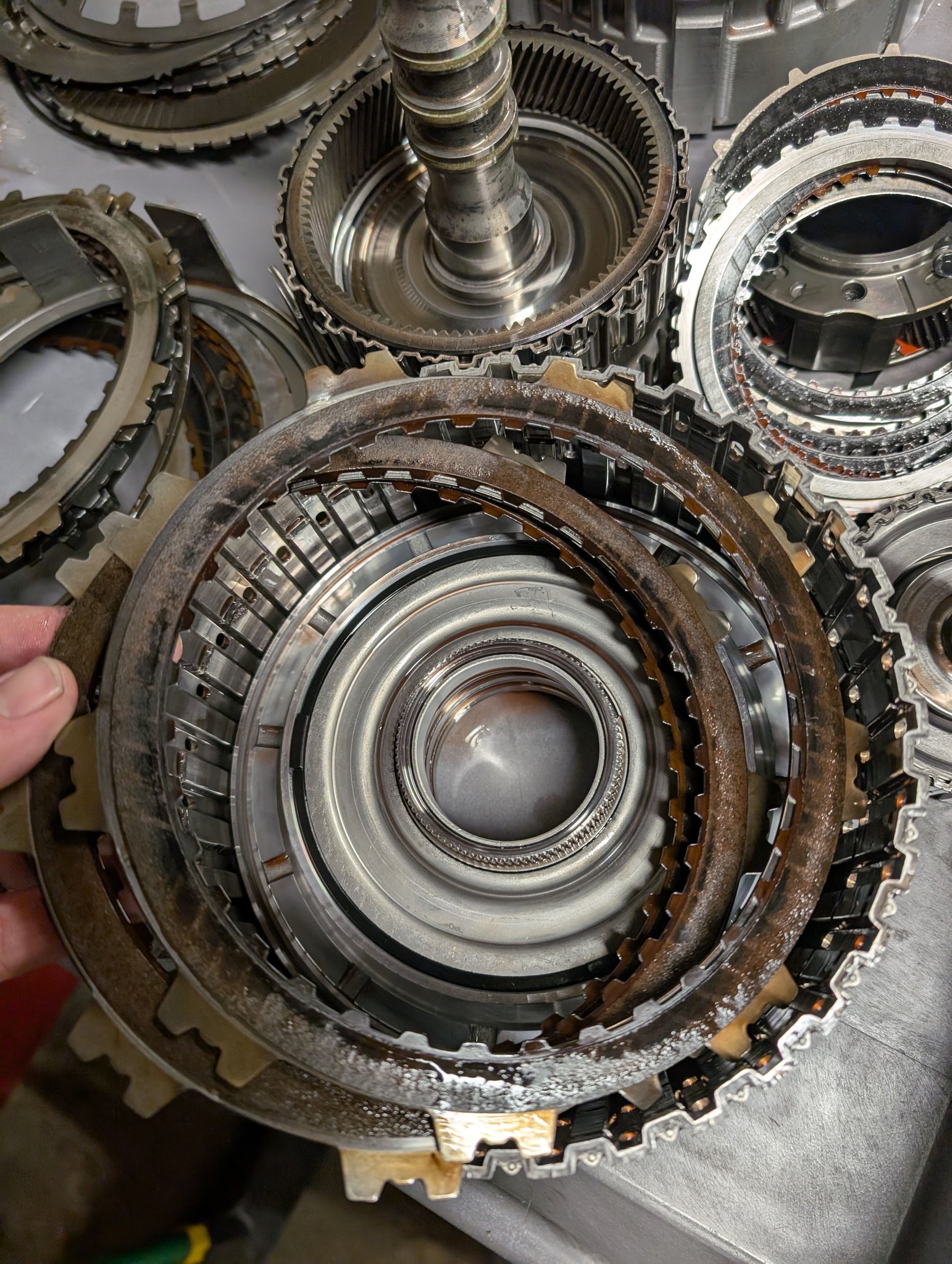 When to replace bonded pistons in a 1234 engine?
