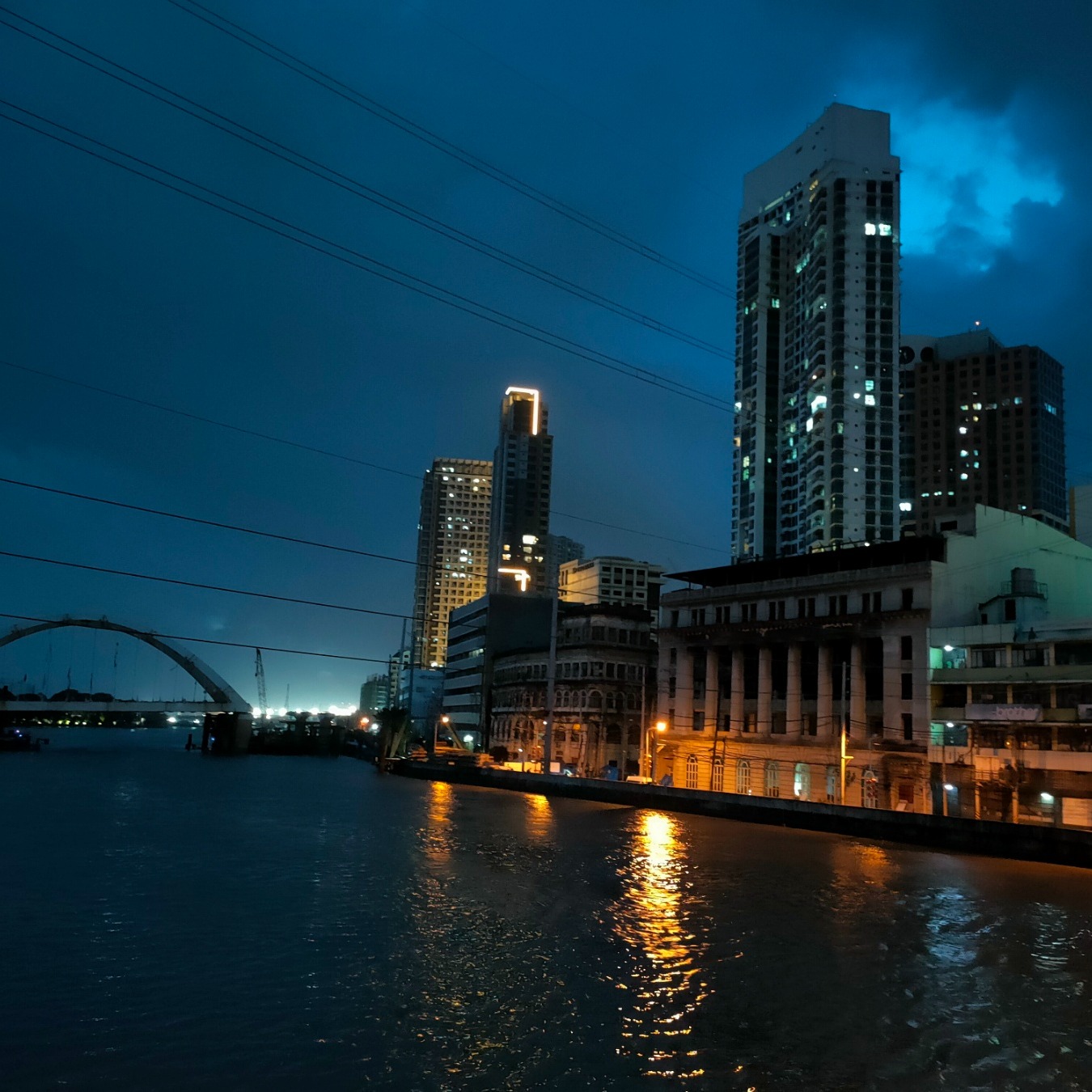 Renacimiento - Binondo Riverside Muelle dela Industria This part of the ...