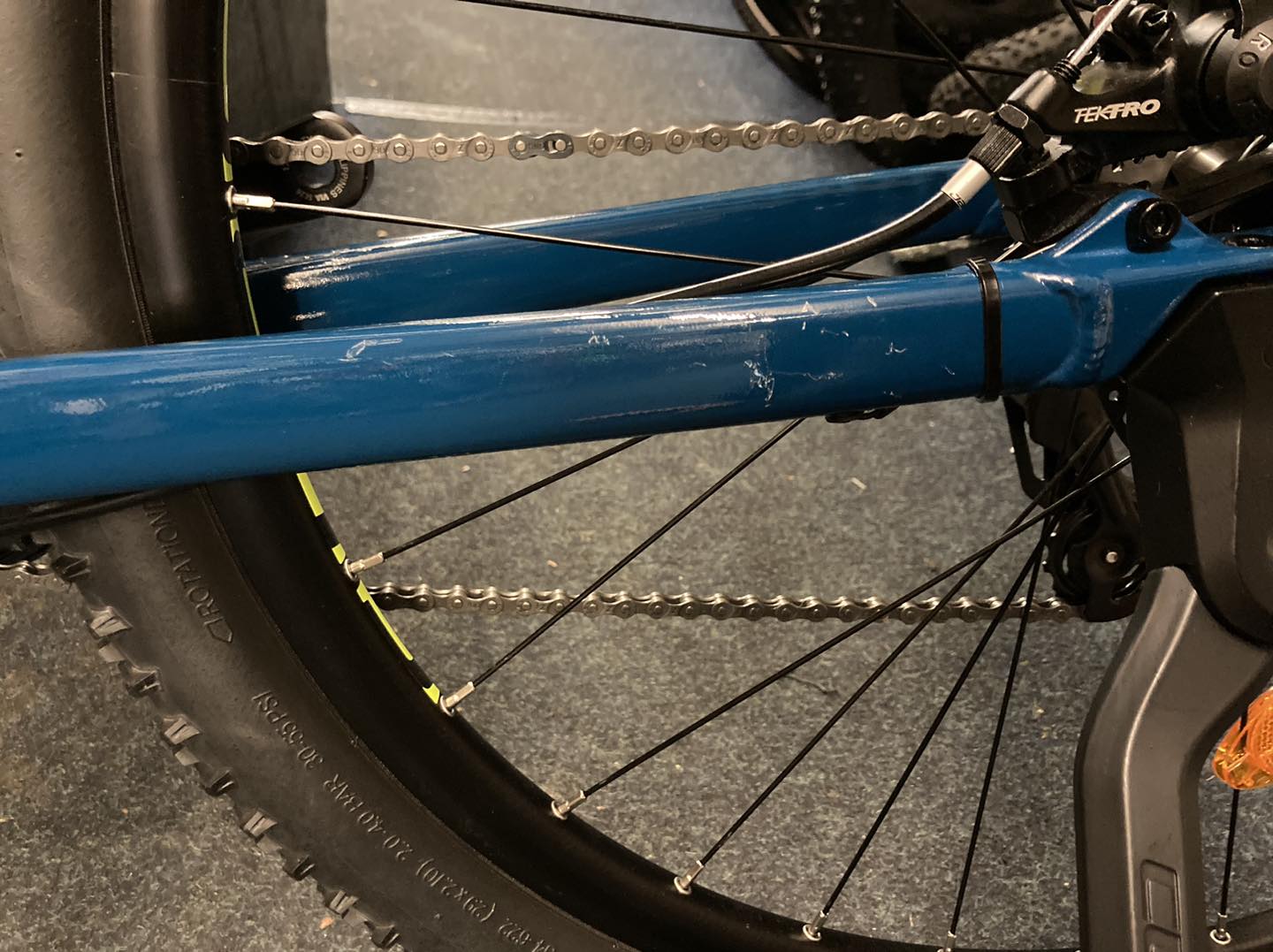 Cube Aim - Allroad equipped with mudguards, rack and Shimano hub