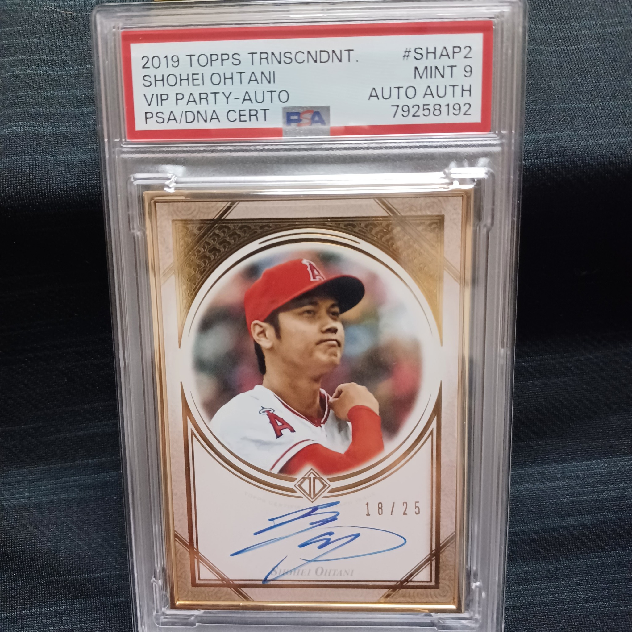 2019 Topps Transcendent VIP Party auto numbered 18/25