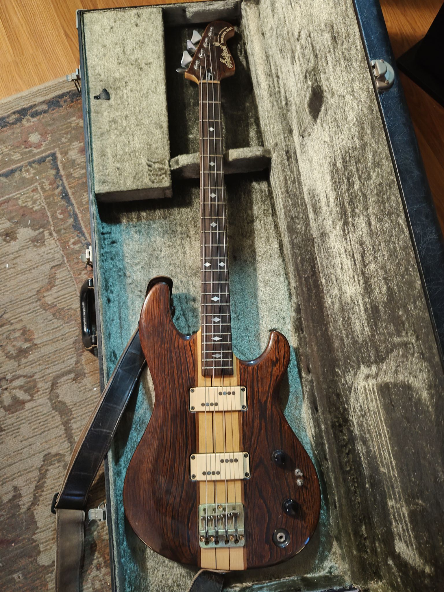 Aria Pro II TSB-650 as a lowered piccolo bass