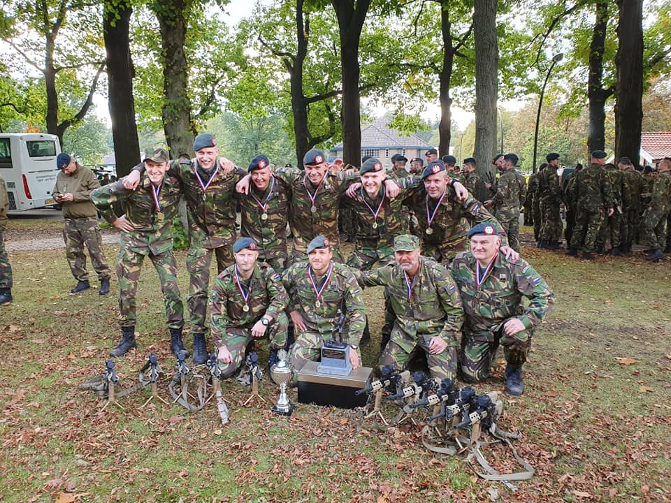 Commandant 10... - Commandant 10 Natresbataljon