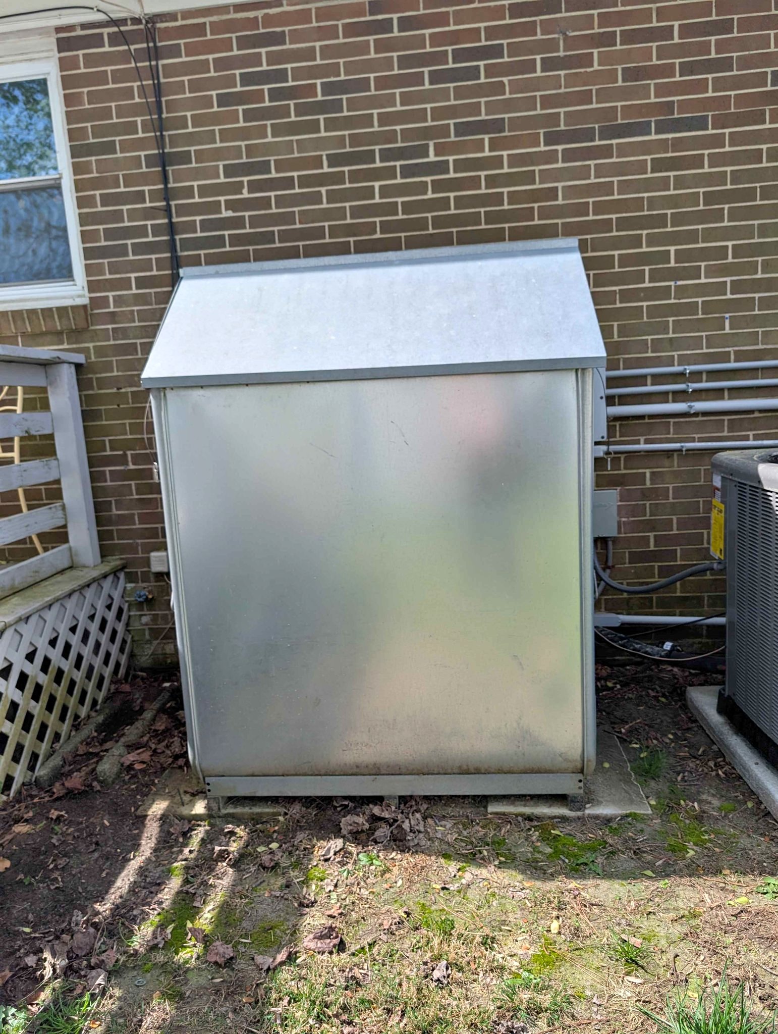 Roth DWT Series 275 Gallon Fuel Oil Tank with Outdoor Cover - Water ...